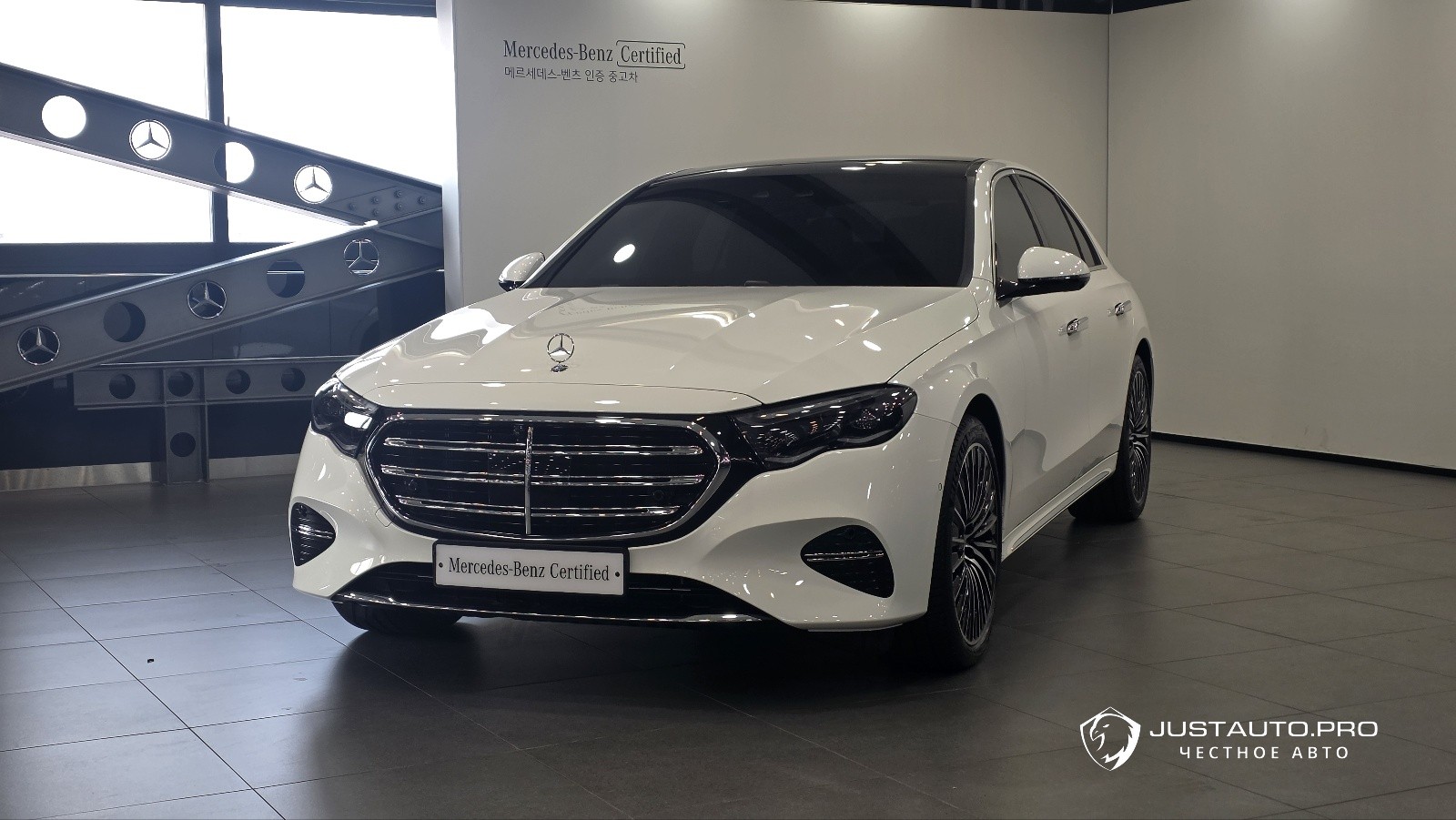 Автомобиль Mercedes-Benz E-Class