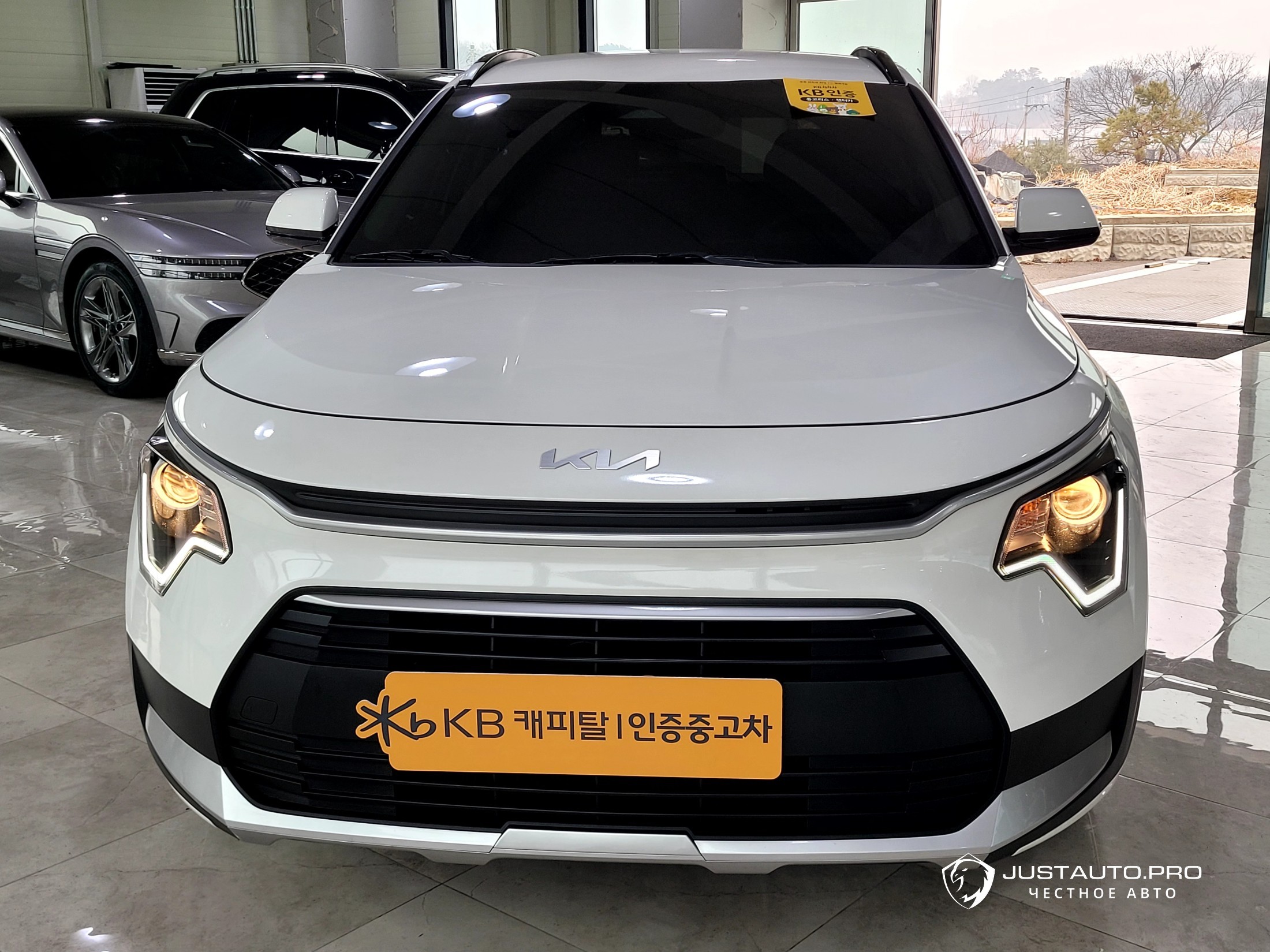 Автомобиль Kia Niro