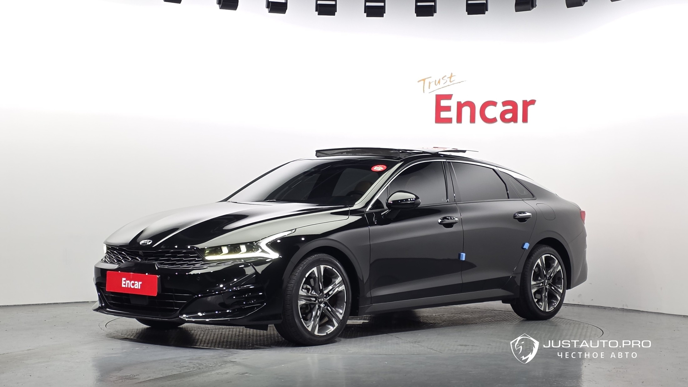 Автомобиль Kia K5