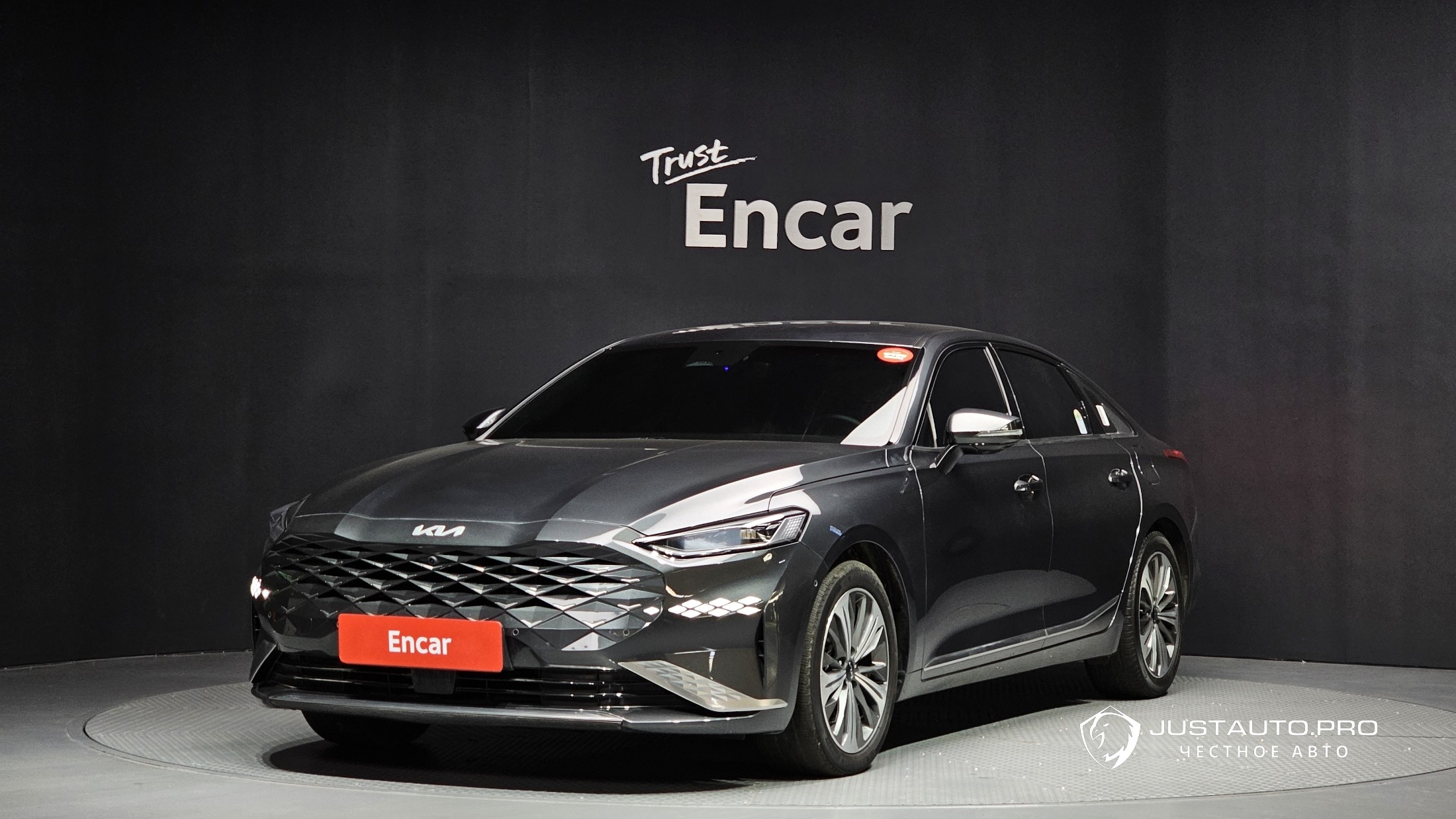Автомобиль Kia K8