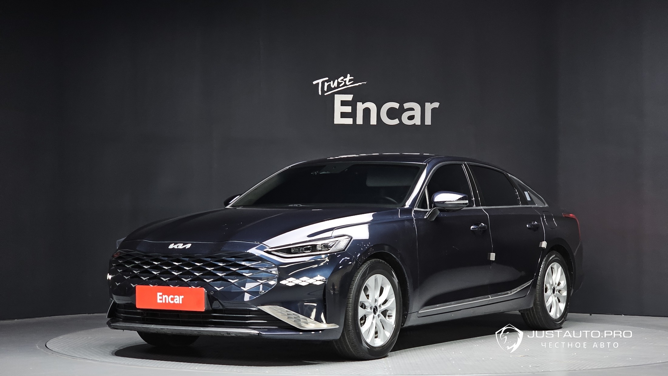 Автомобиль Kia K8