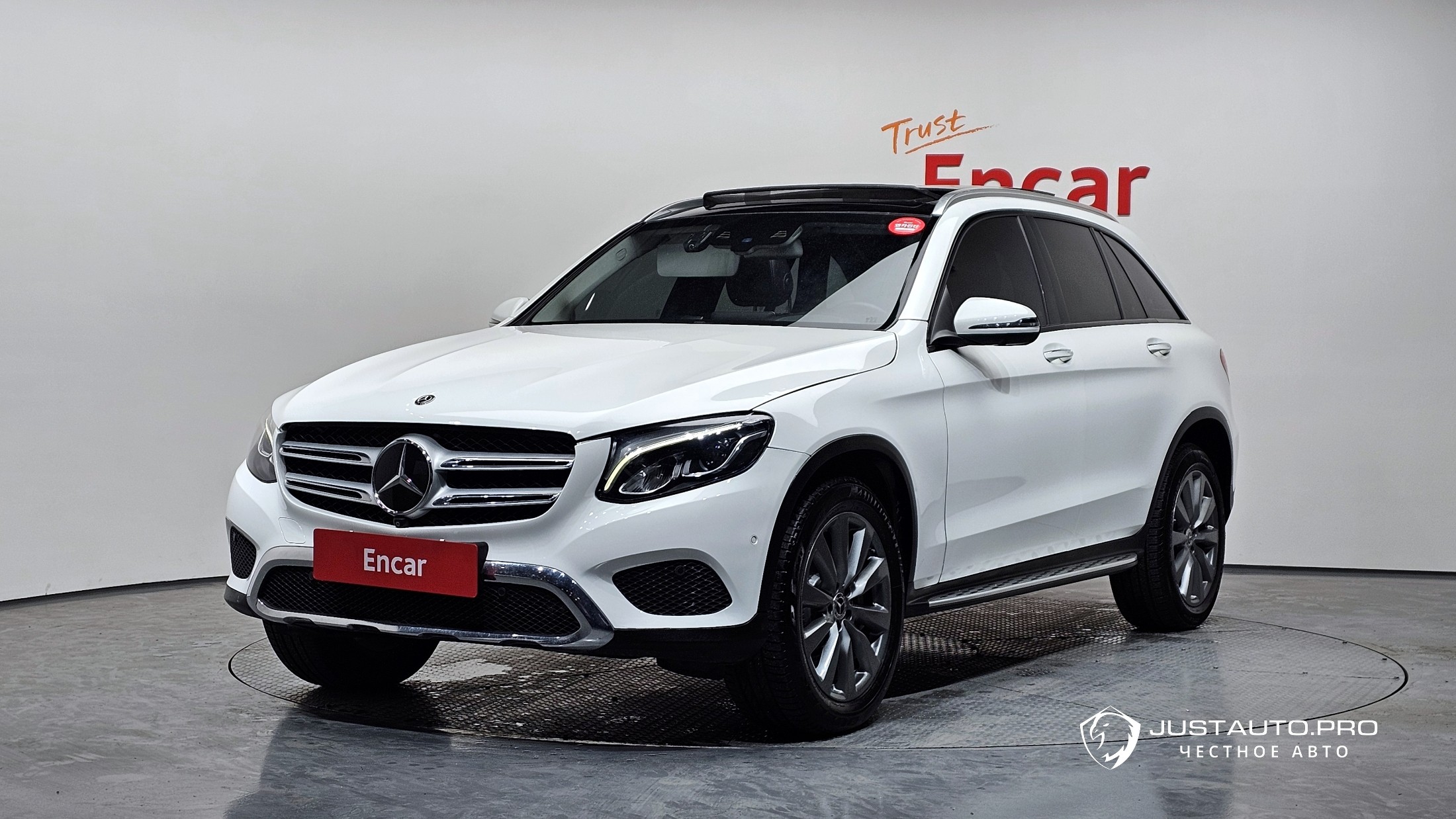 Автомобиль Mercedes-Benz GLC-Class