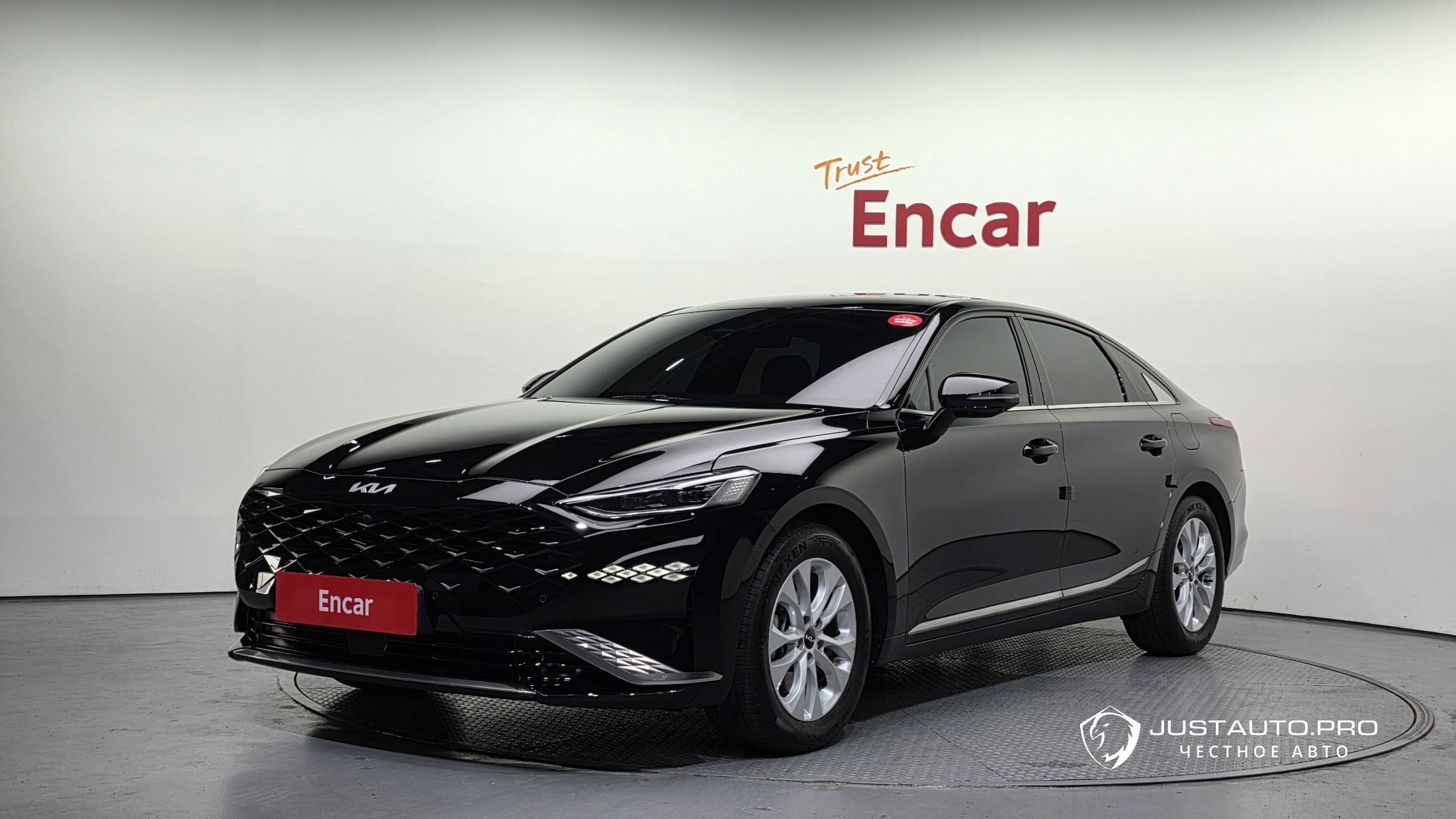 Автомобиль Kia K8