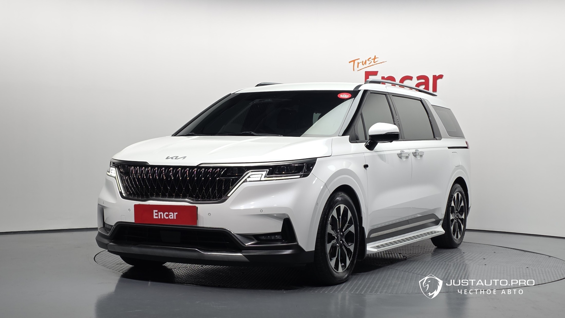 Автомобиль Kia Canival