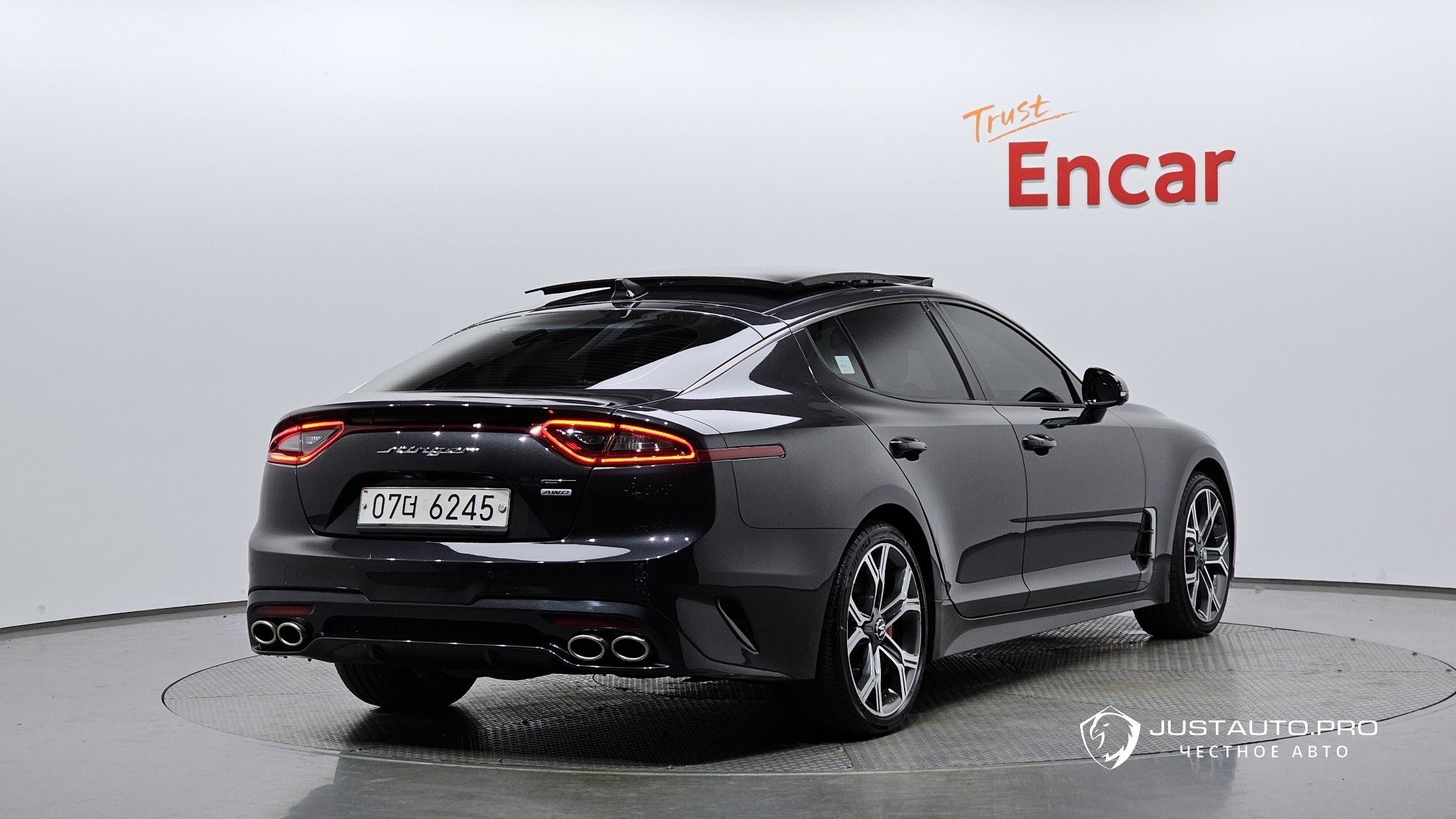 Автомобиль Kia Stinger