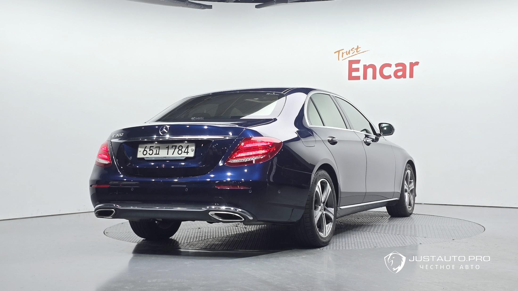 Автомобиль Mercedes-Benz E-Class