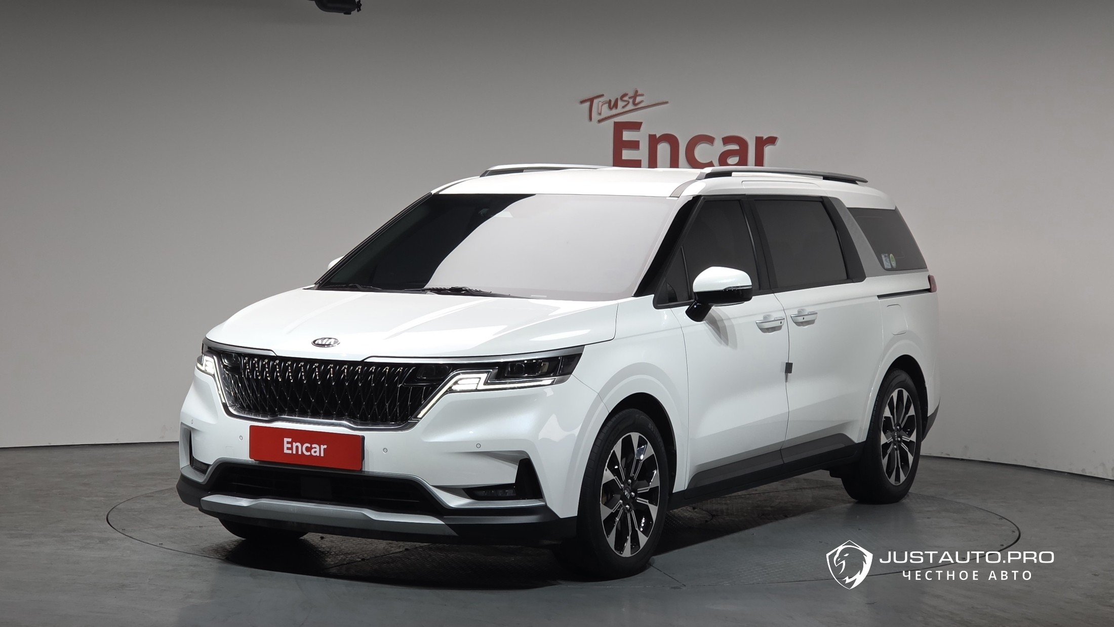 Автомобиль Kia Canival