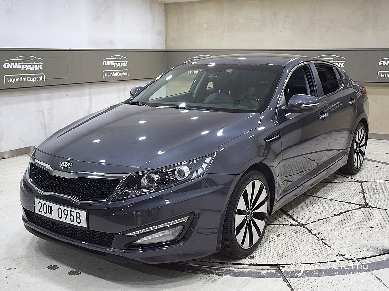 Автомобиль Kia K5