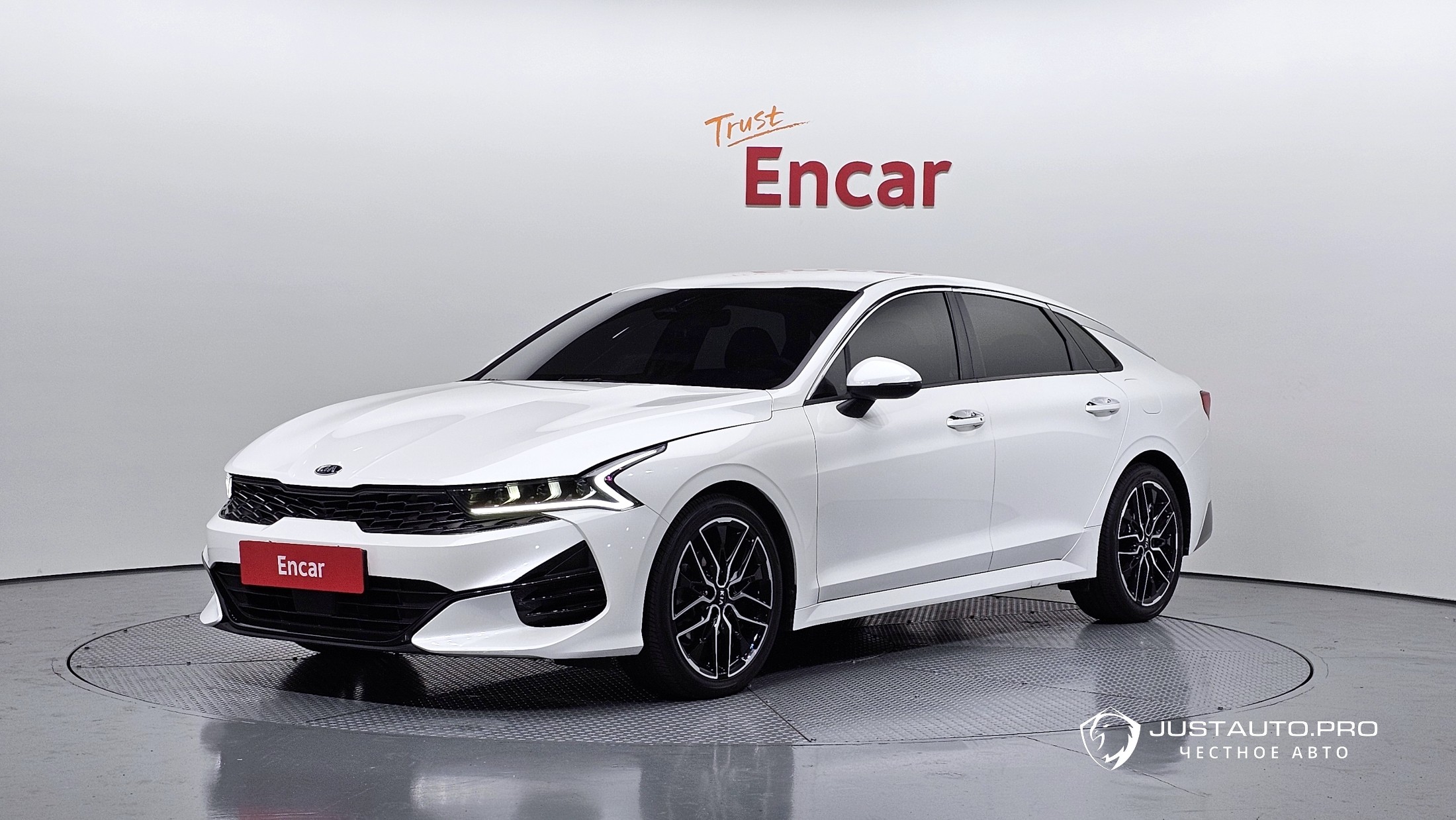Автомобиль Kia K5