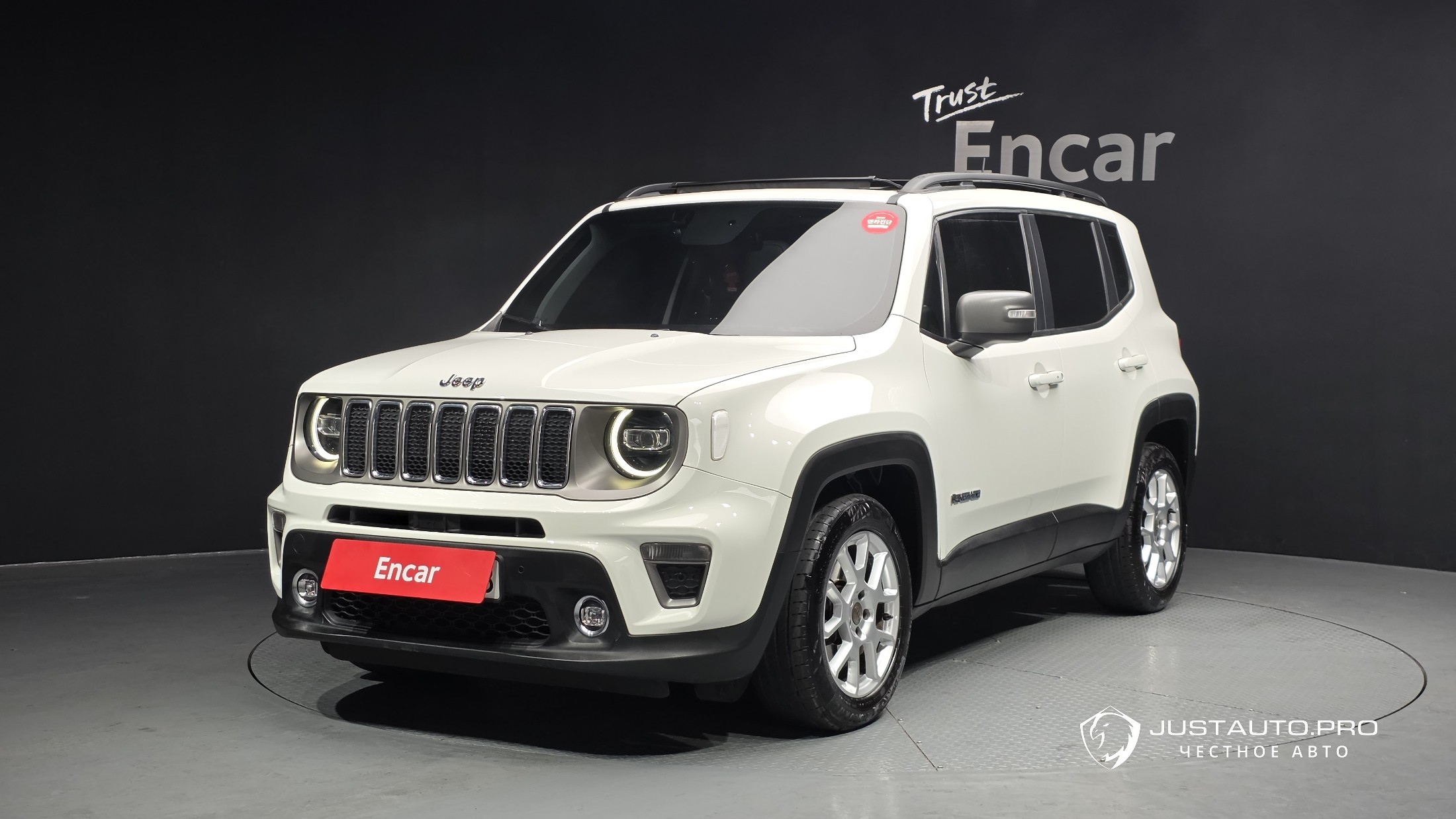 Автомобиль Jeep Renegade