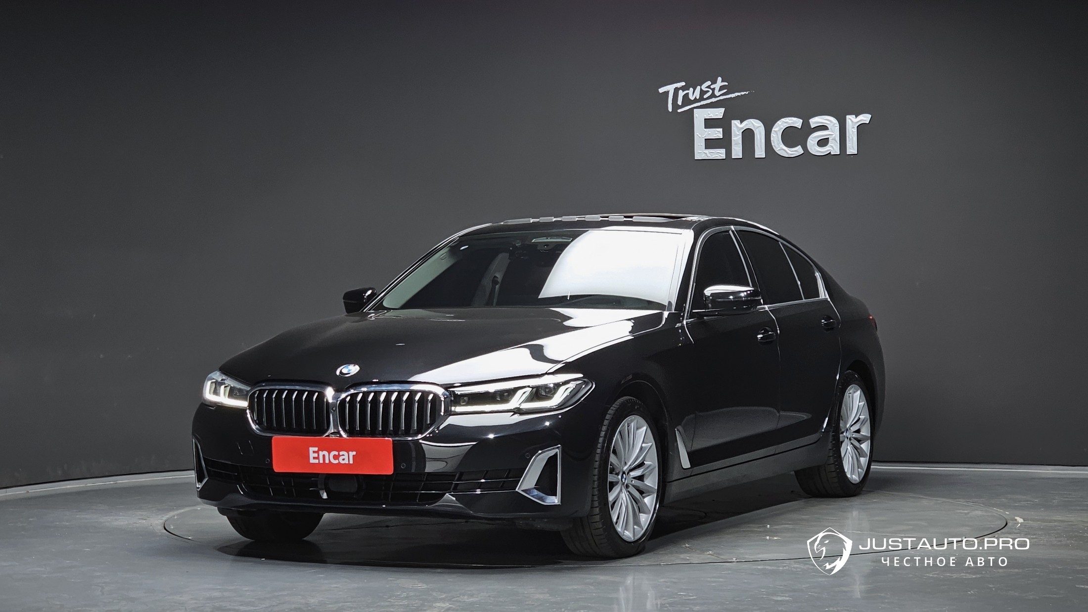 Автомобиль BMW 5-Series