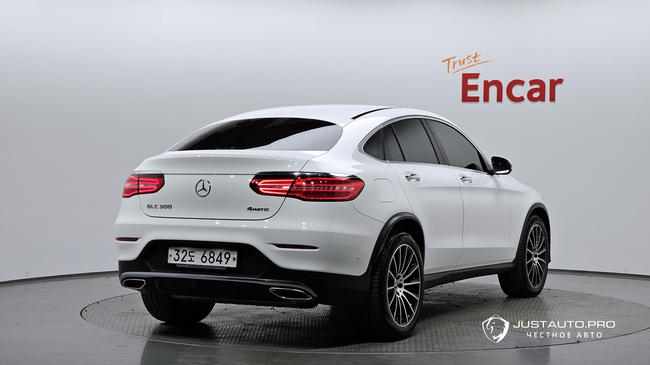 Автомобиль Mercedes-Benz GLC-Class