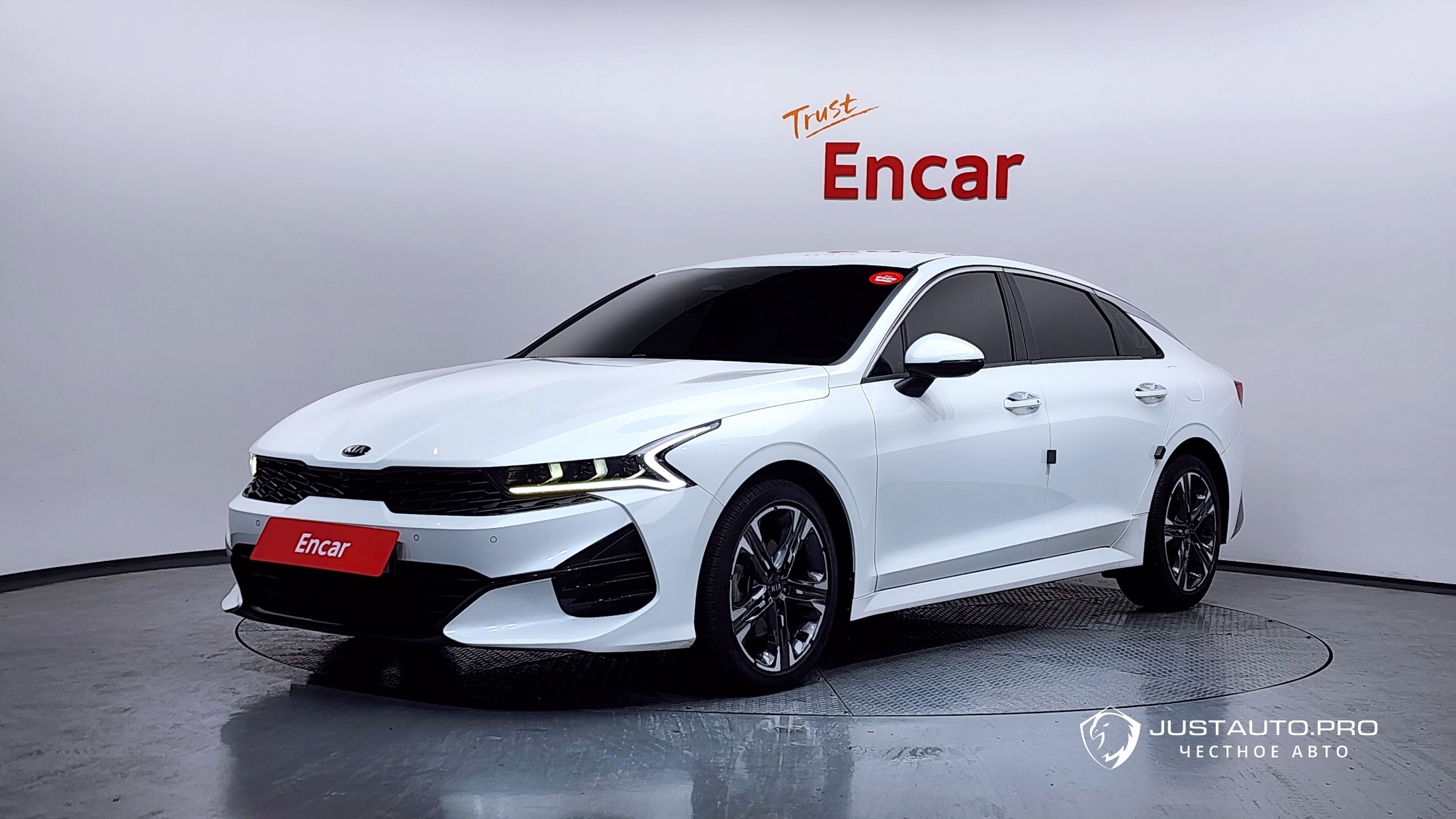 Автомобиль Kia K5
