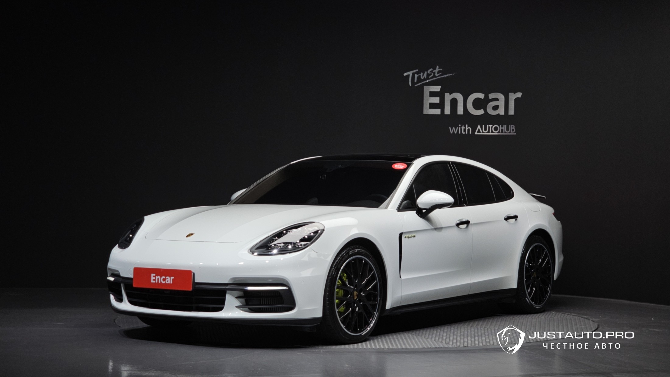 Автомобиль Porsche Panamera