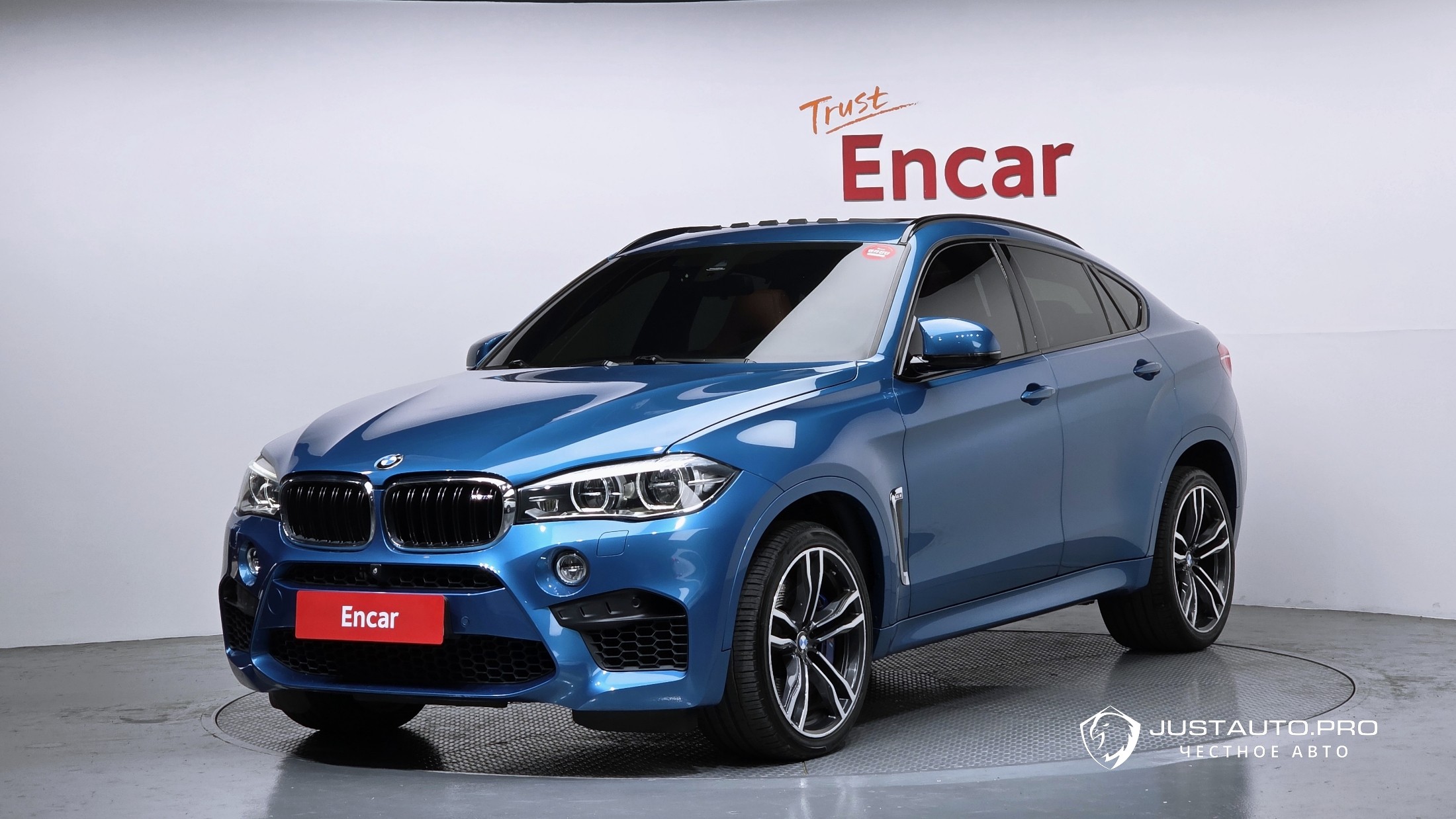 Автомобиль BMW X6M