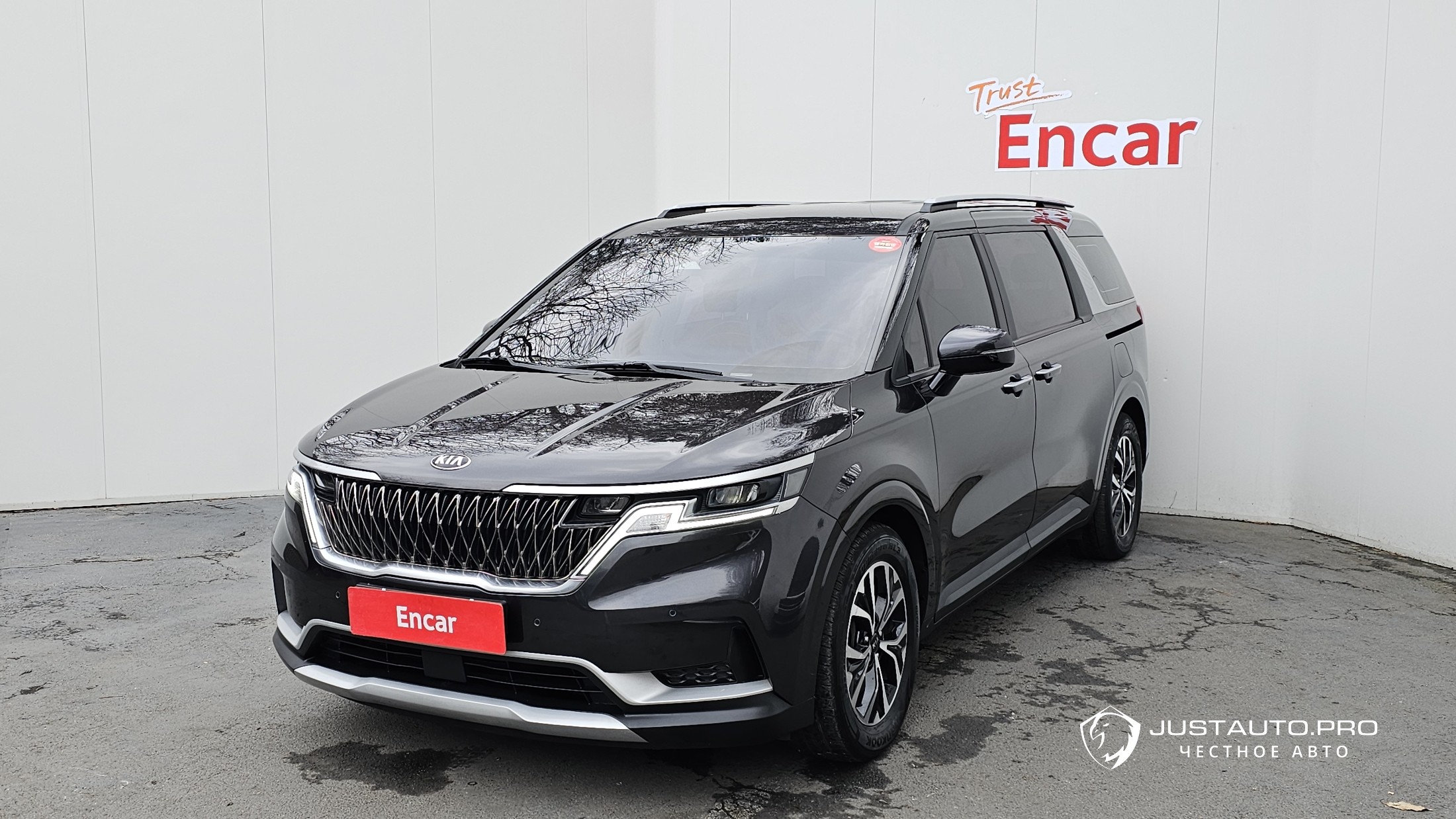 Автомобиль Kia Canival