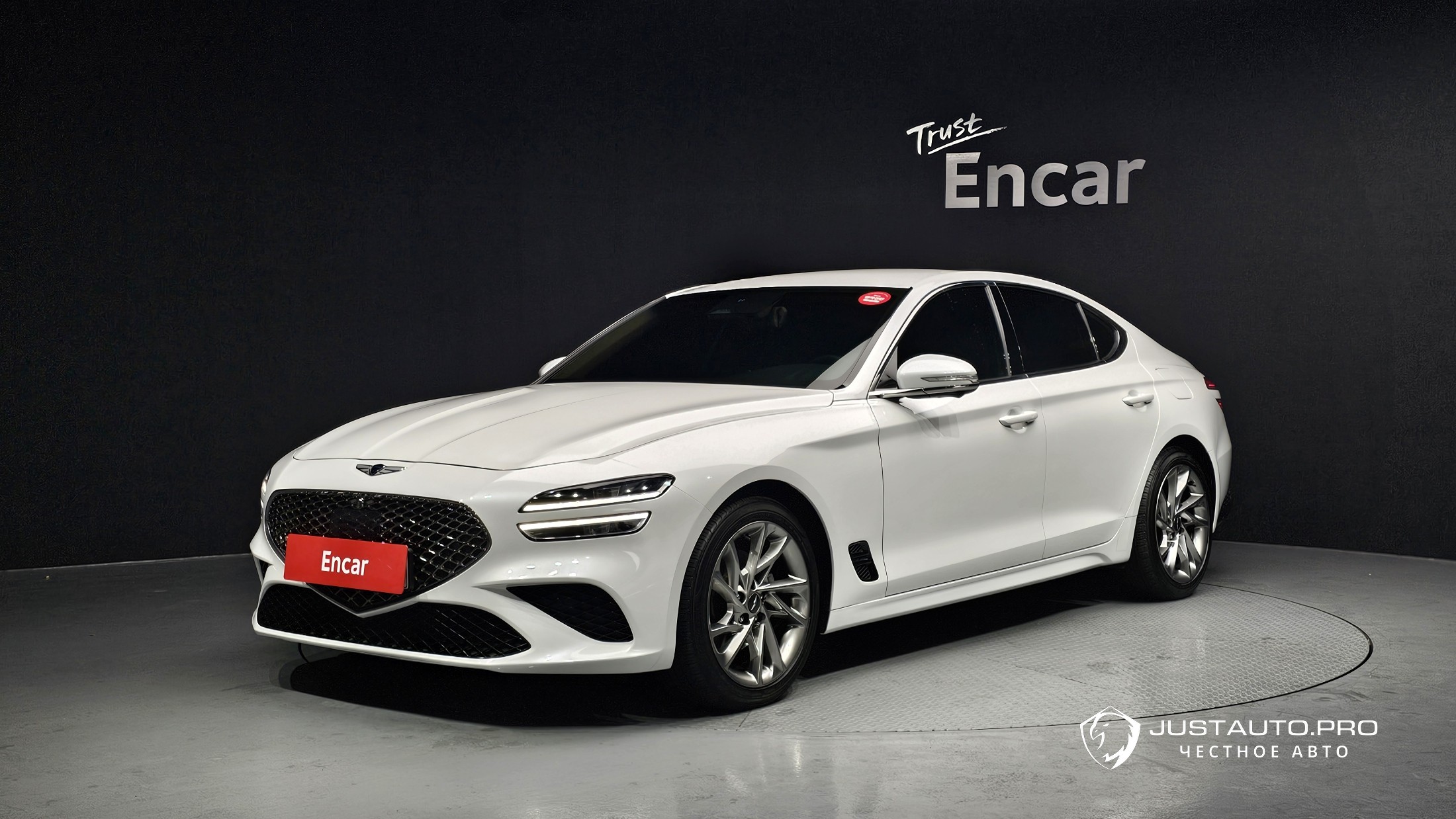Автомобиль Genesis G70