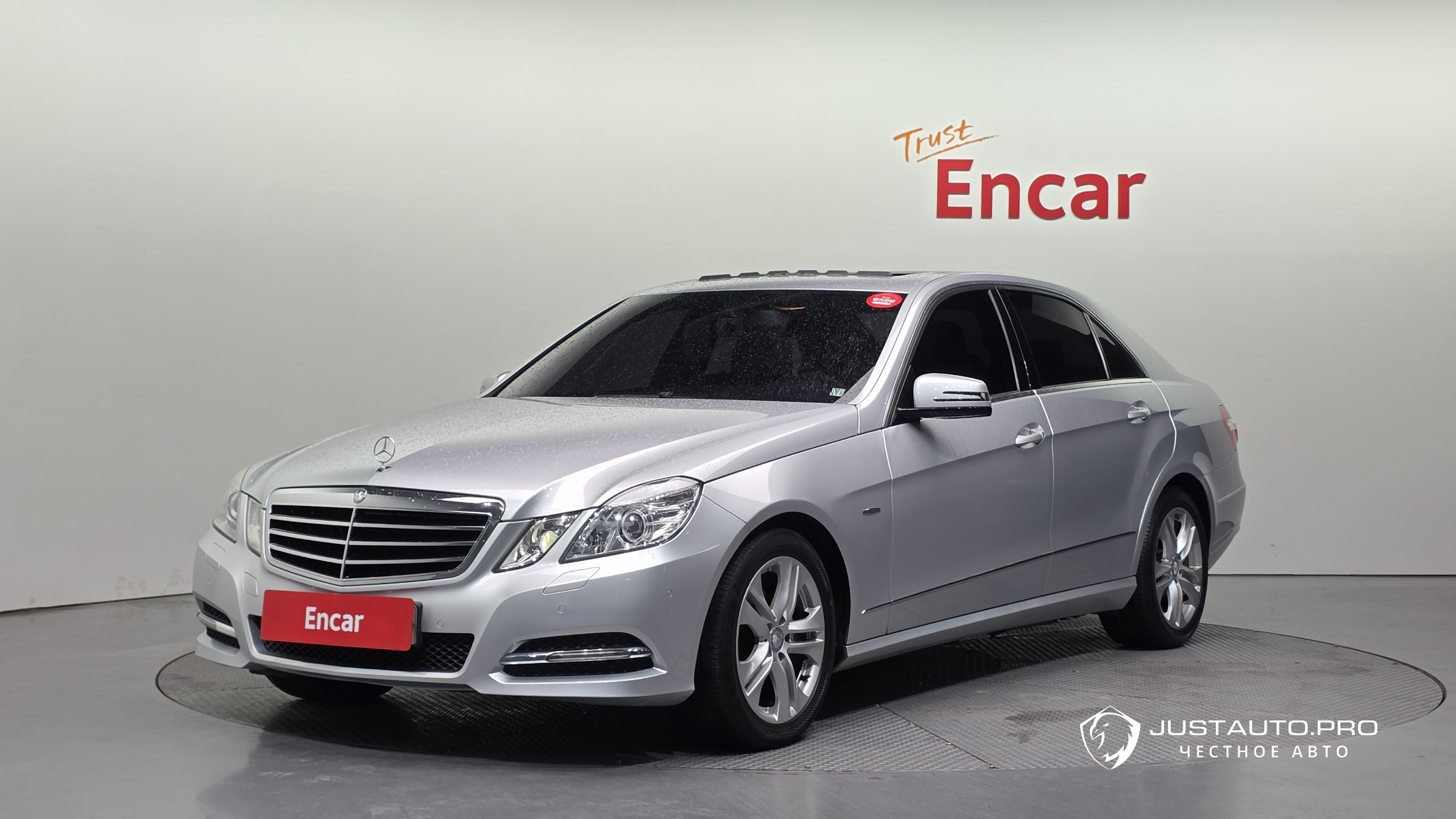 Автомобиль Mercedes-Benz E-Class