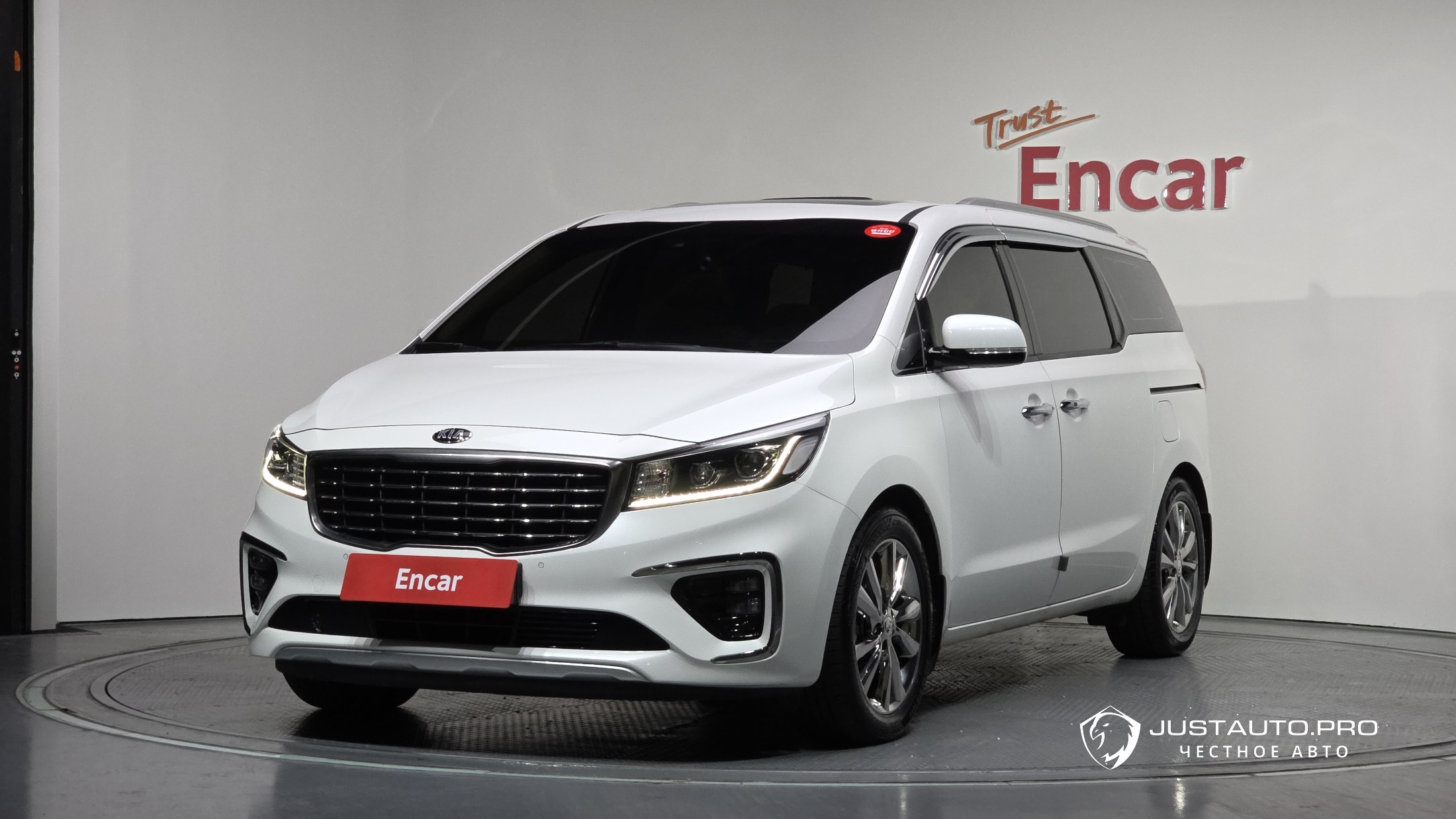 Автомобиль Kia Canival