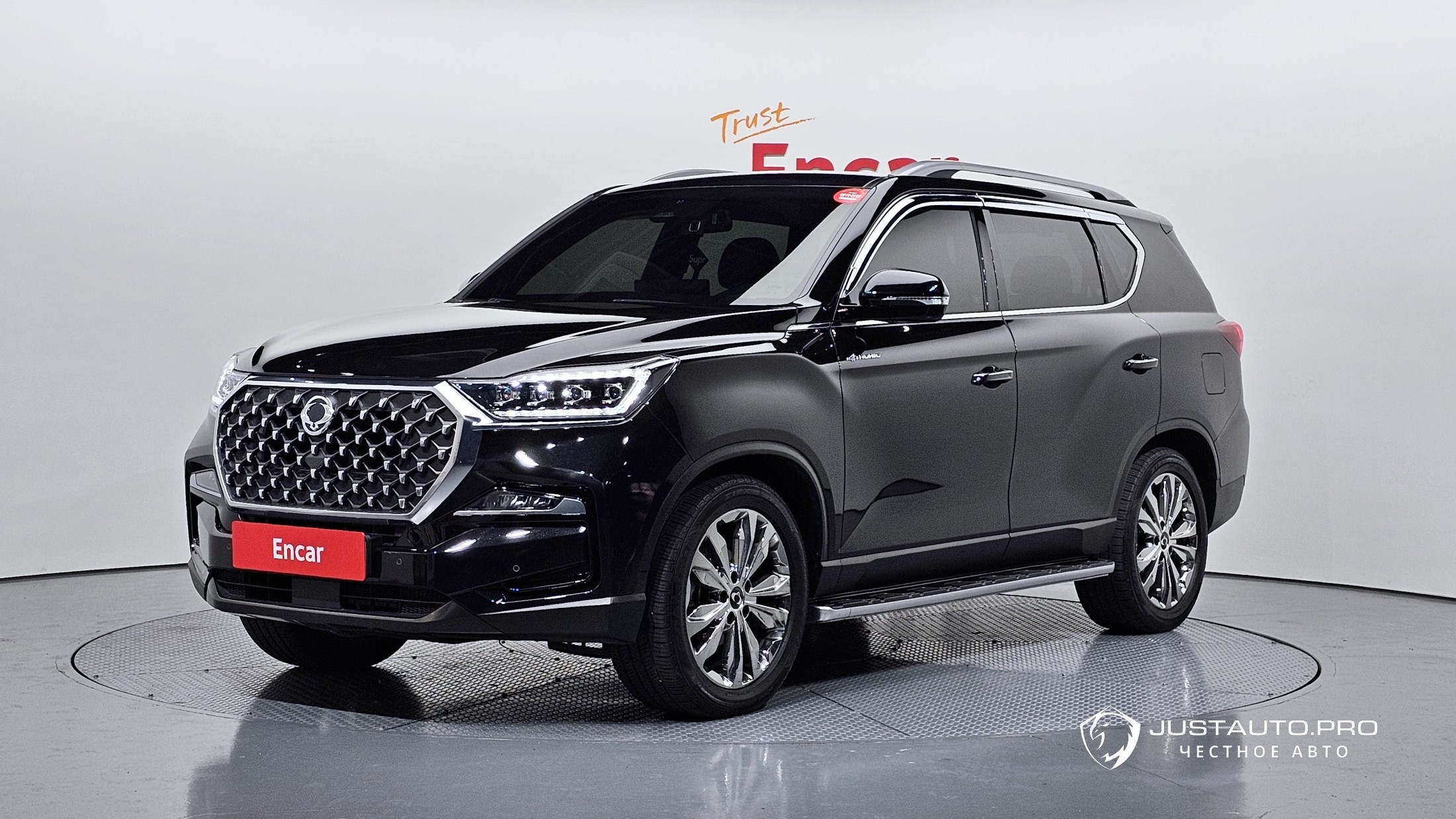 Автомобиль KG_Mobility_Ssangyong Rexton