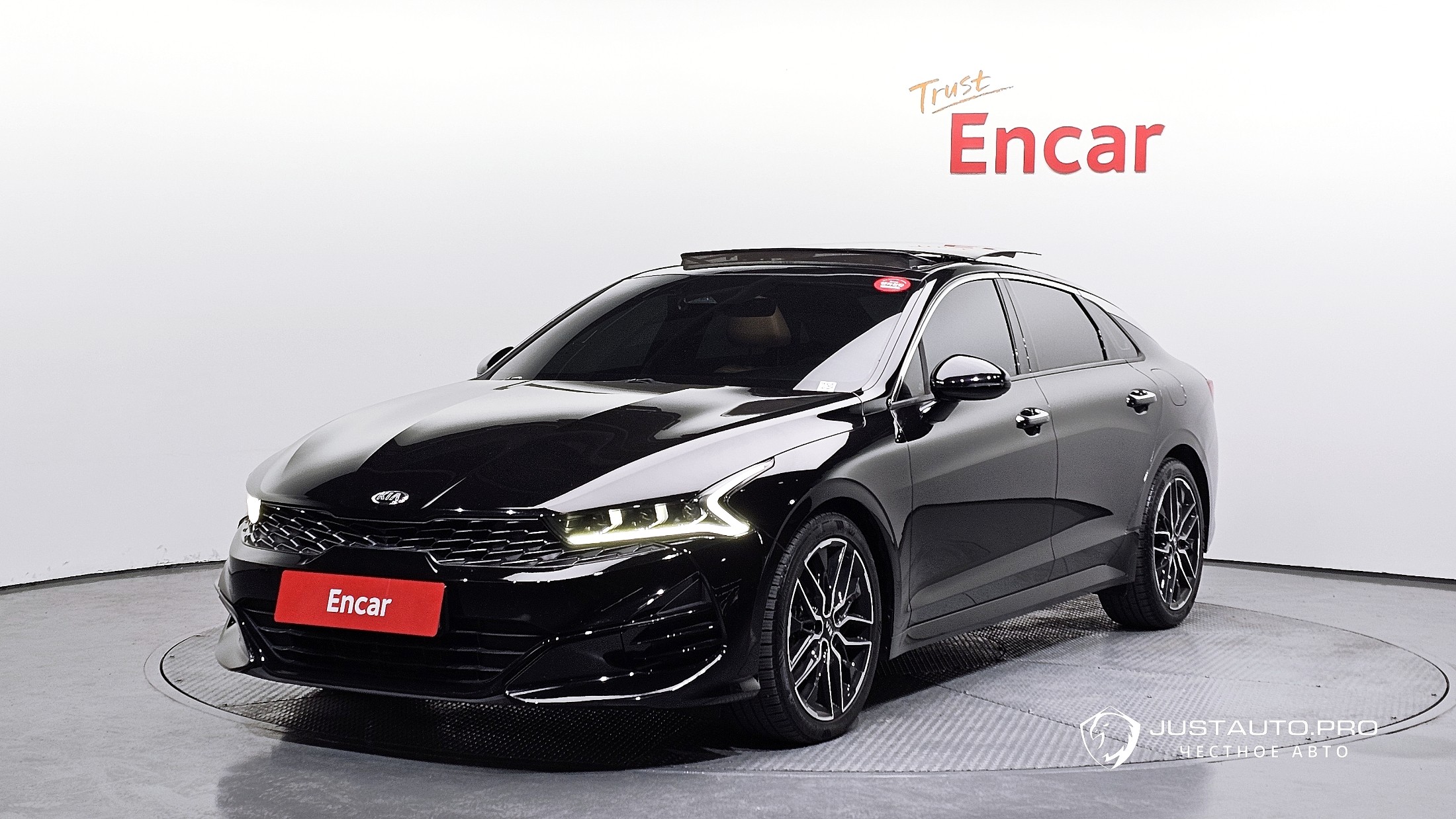 Автомобиль Kia K5