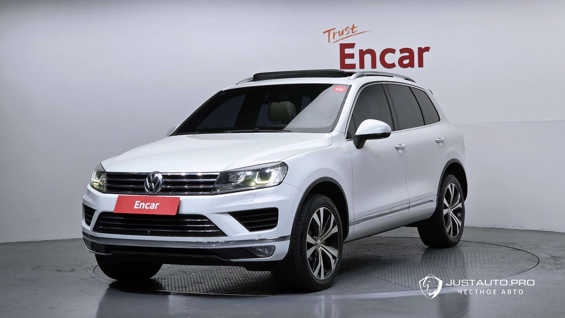 Автомобиль Volkswagen Touareg