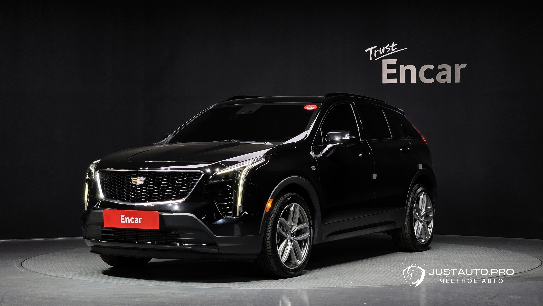 Автомобиль Cadillac XT4