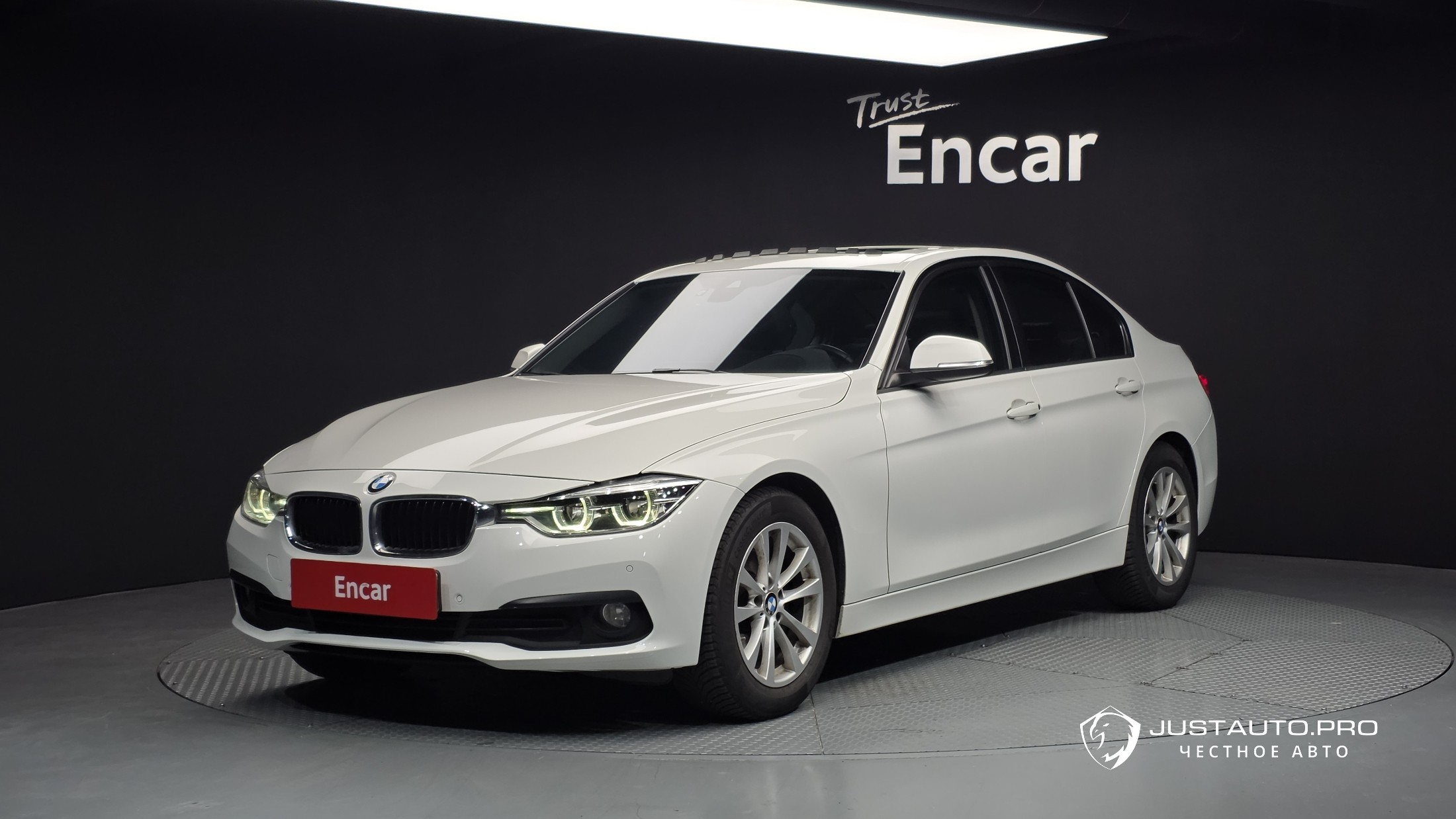 Автомобиль BMW 3-Series