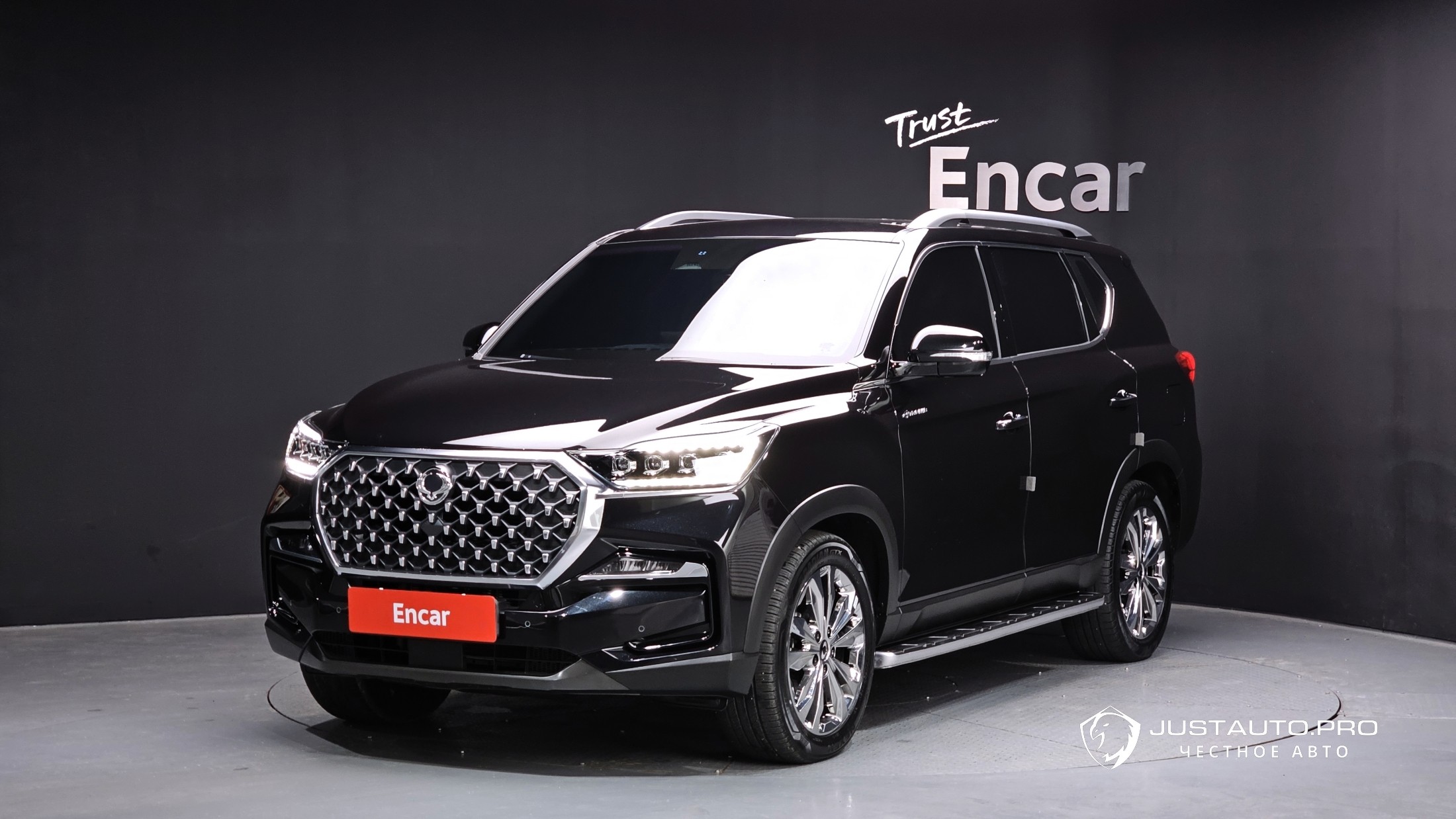 Автомобиль KG_Mobility_Ssangyong Rexton