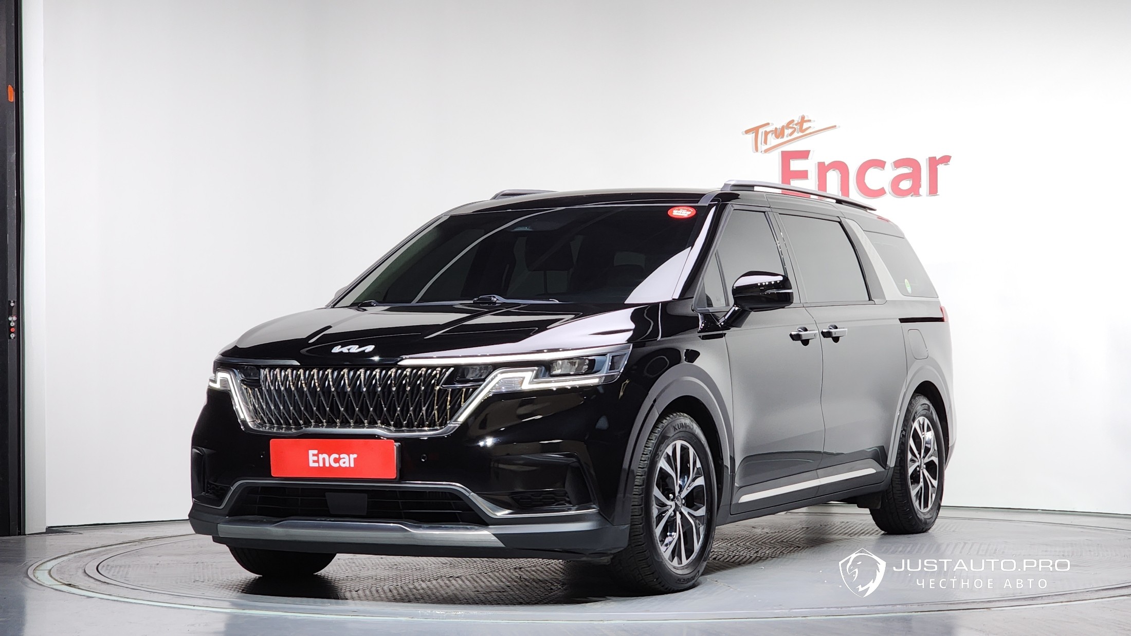 Автомобиль Kia Canival
