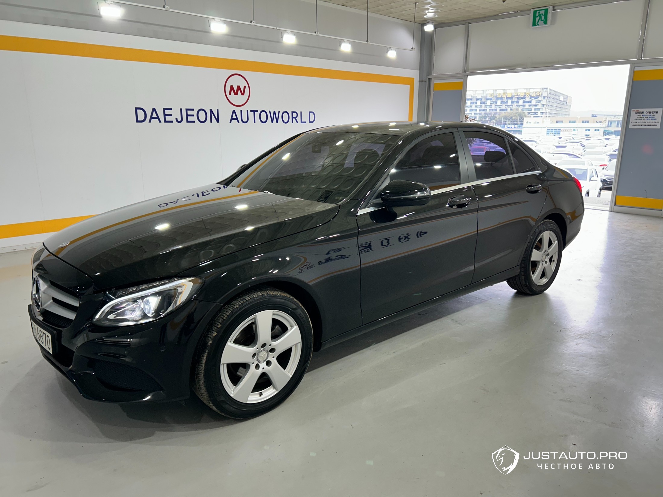 Автомобиль Mercedes-Benz C-Class