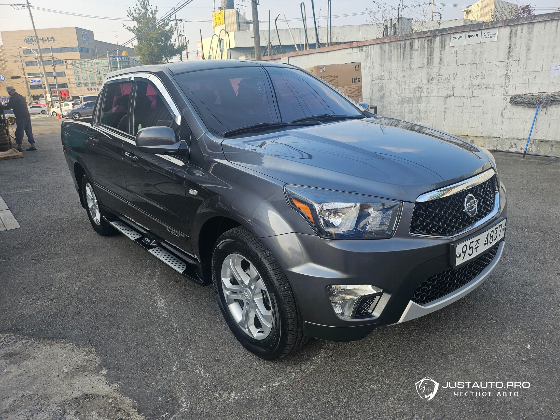 Автомобиль KG_Mobility_Ssangyong KORANDO