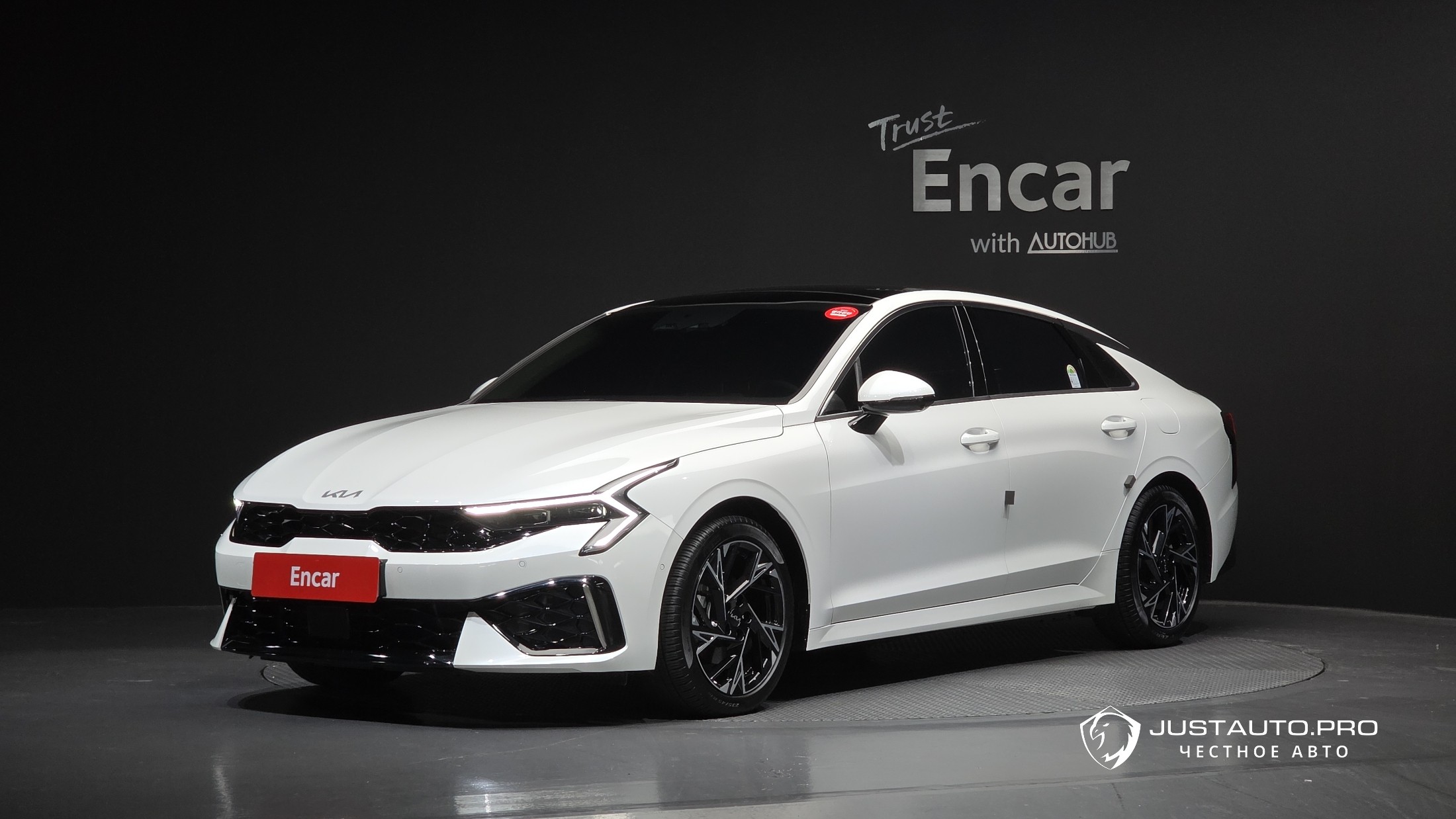 Автомобиль Kia K5