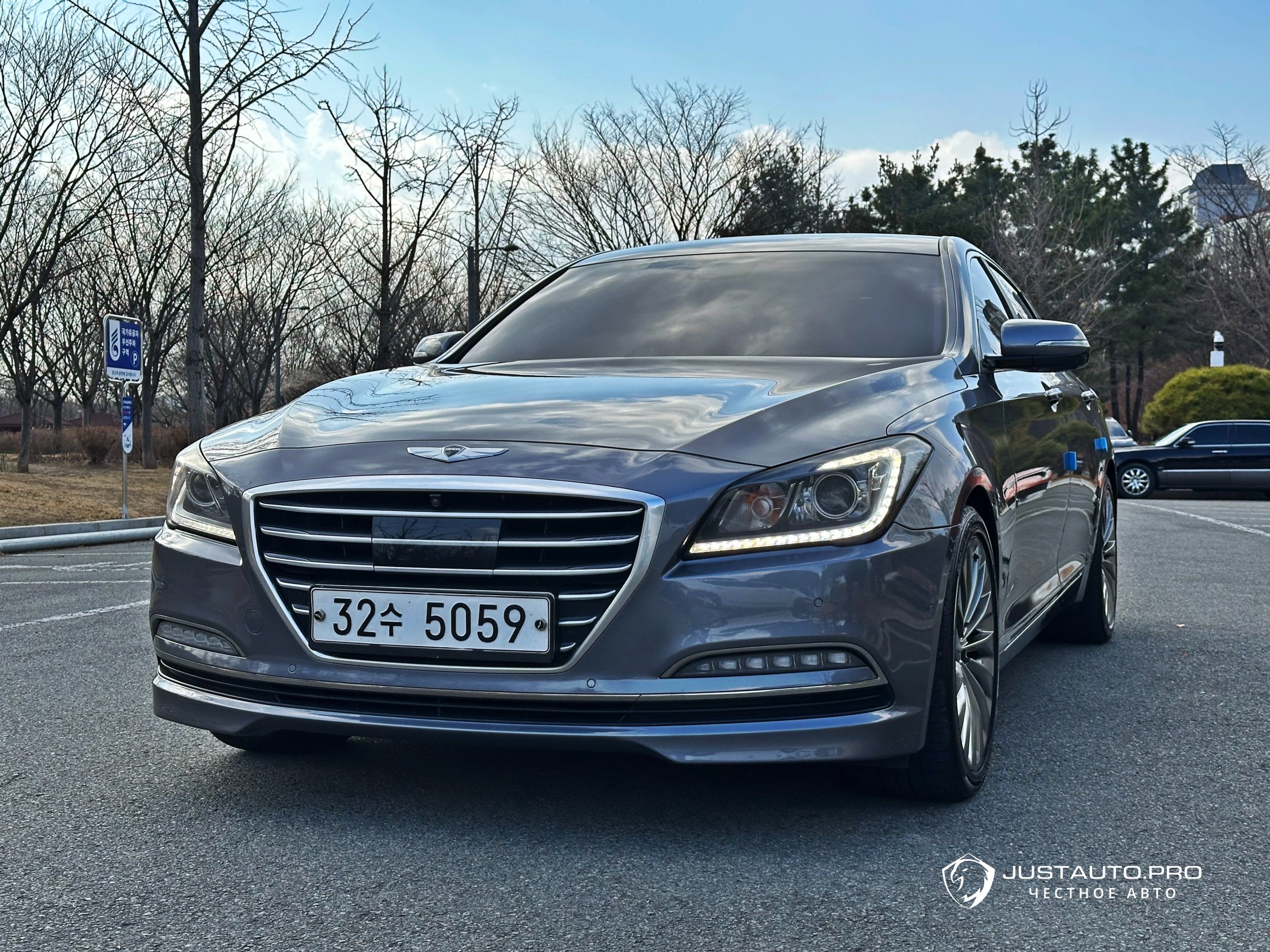 Автомобиль Hyundai Genesis