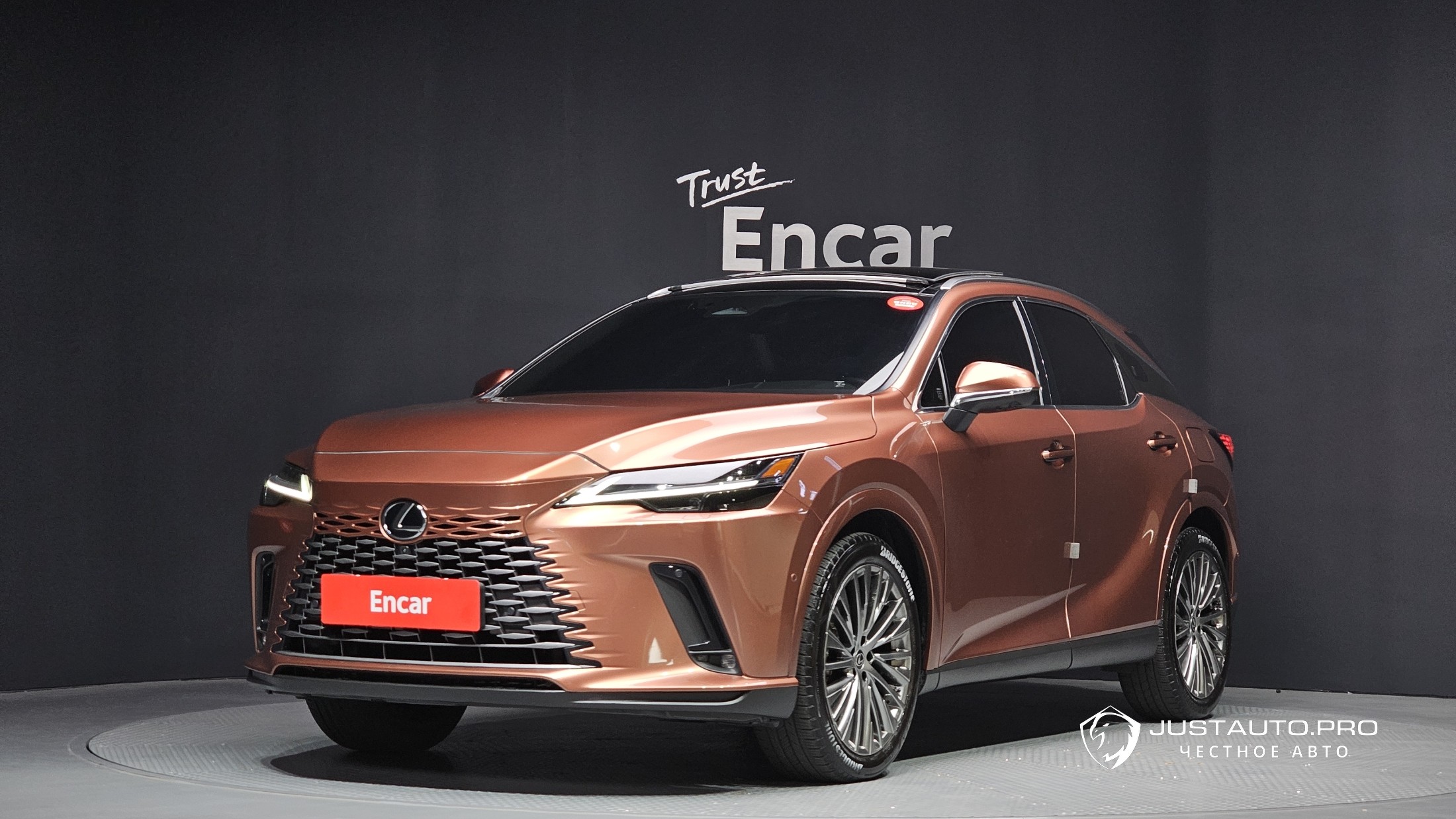 Автомобиль Lexus RX