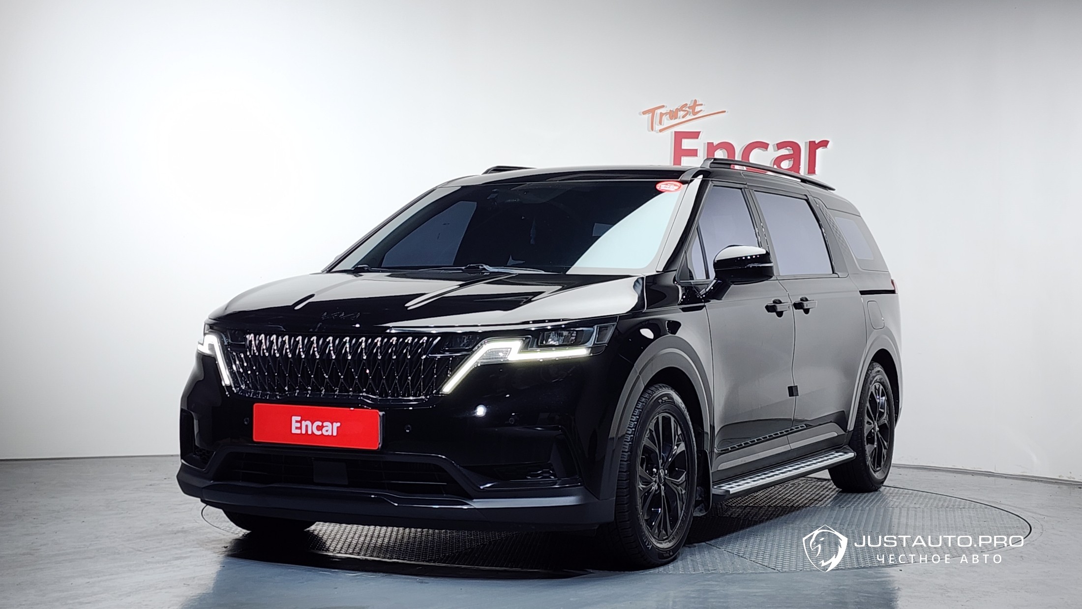 Автомобиль Kia Canival