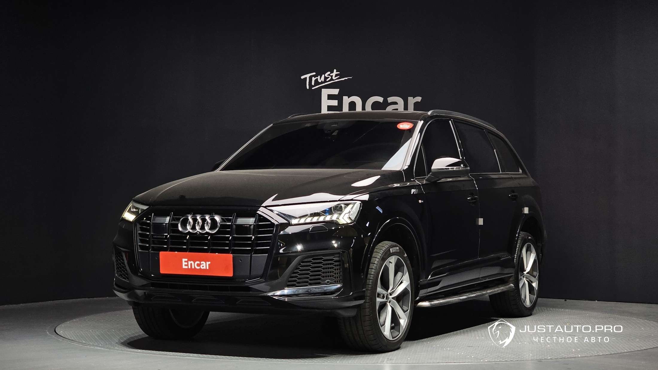 Автомобиль Audi Q7