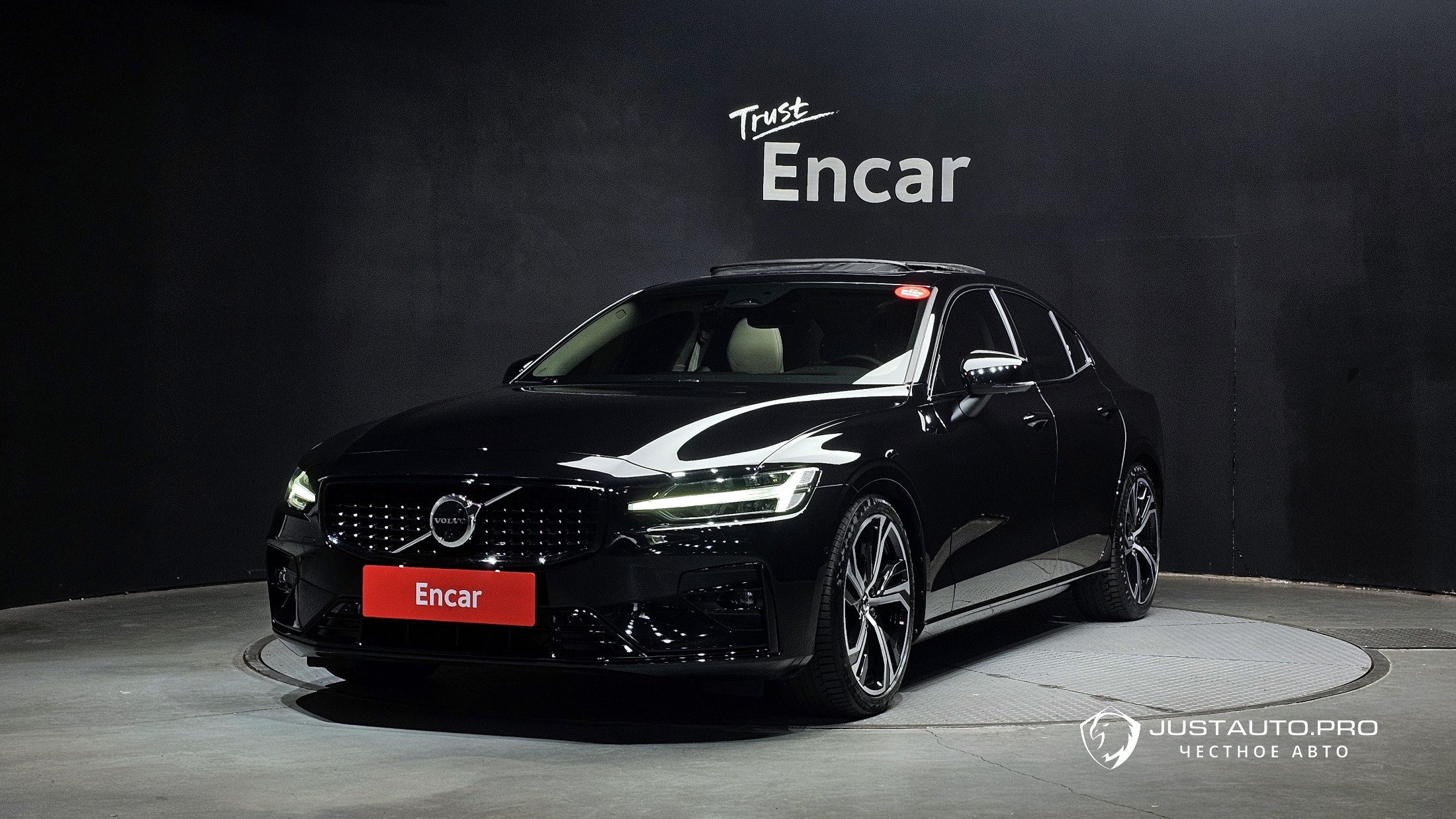 Автомобиль Volvo S60