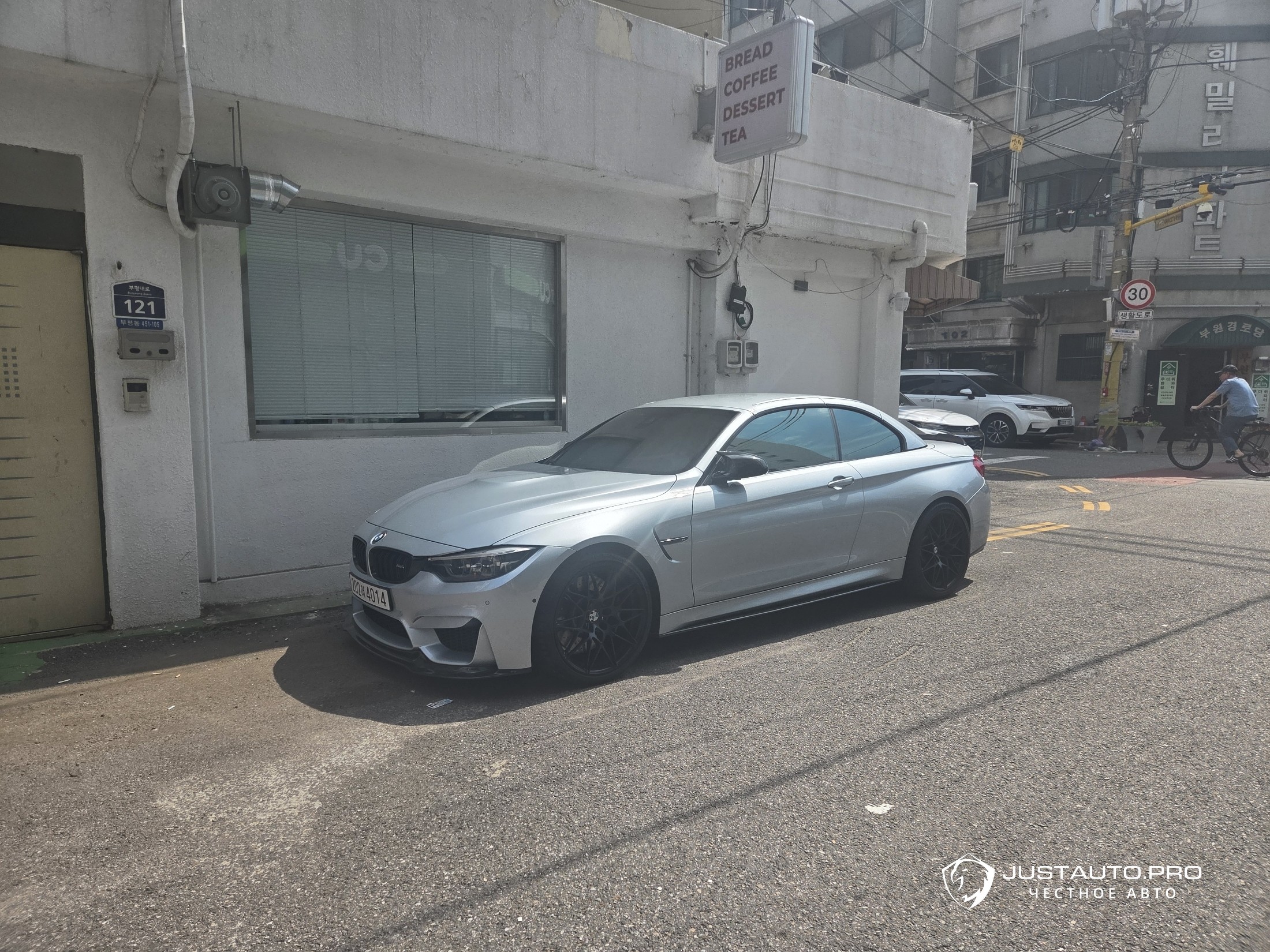 Автомобиль BMW M4