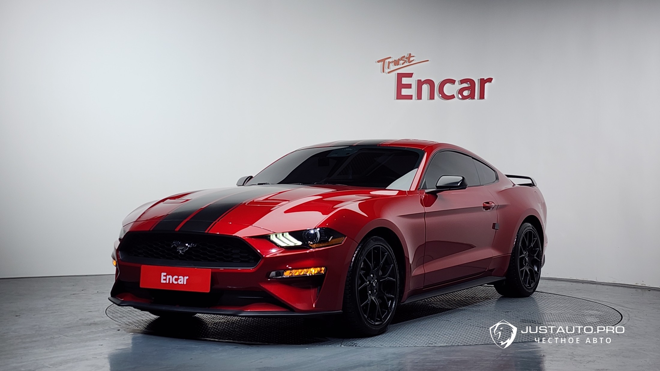 Автомобиль Ford Mustang