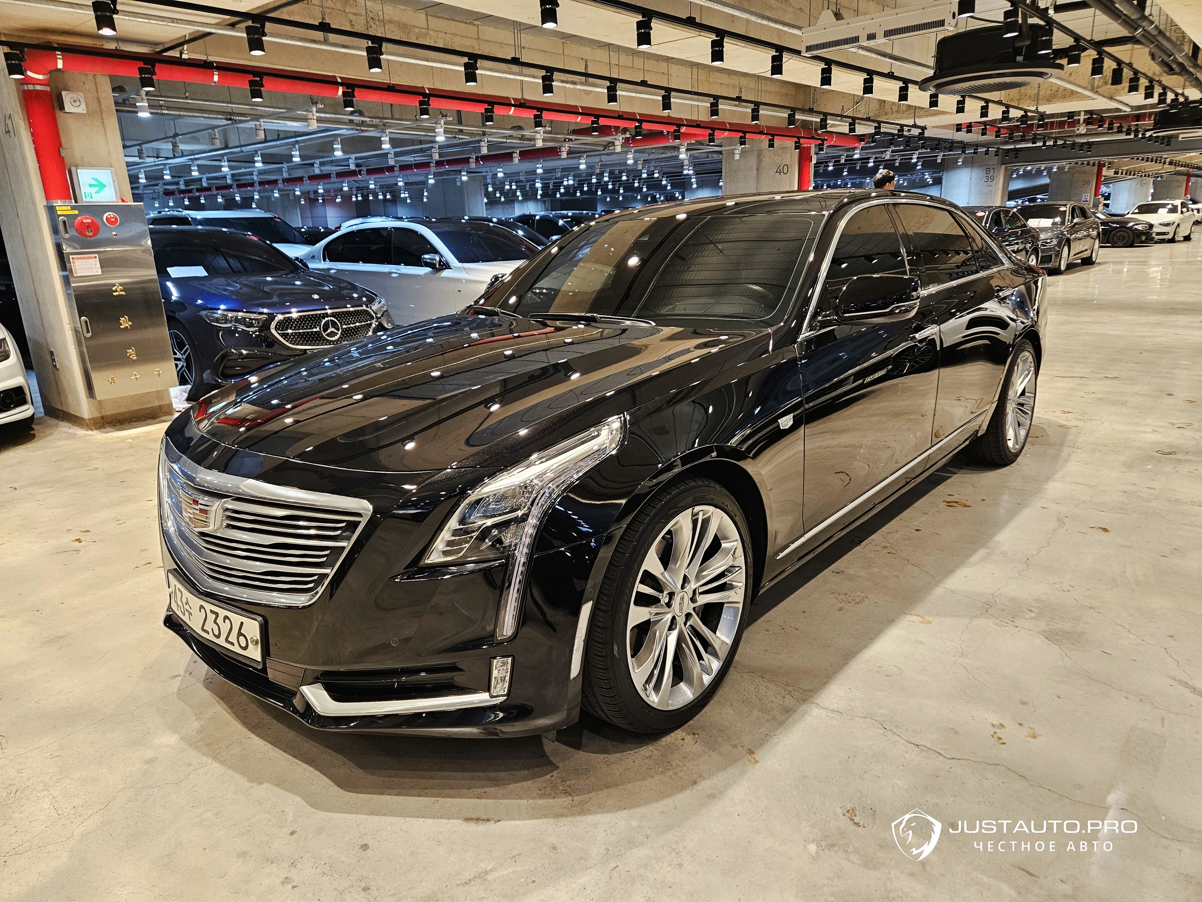 Автомобиль Cadillac CT6