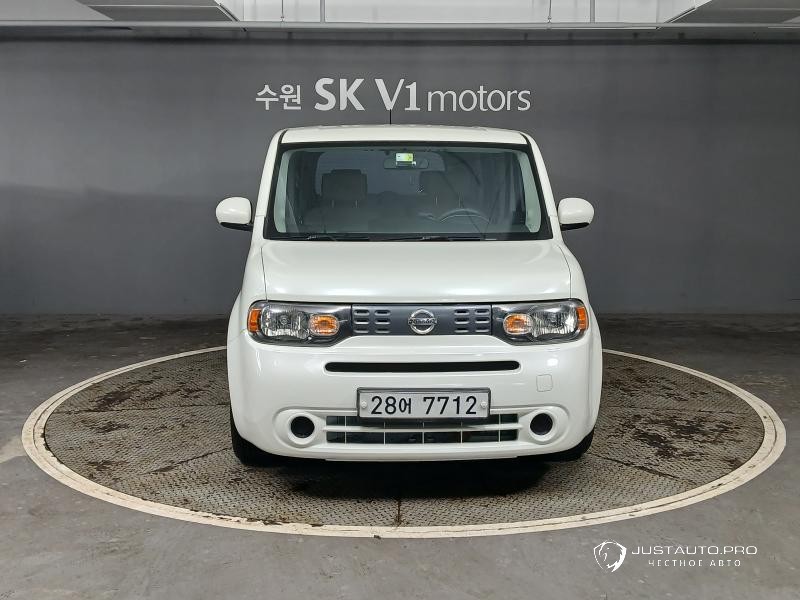 Автомобиль Nissan Cube