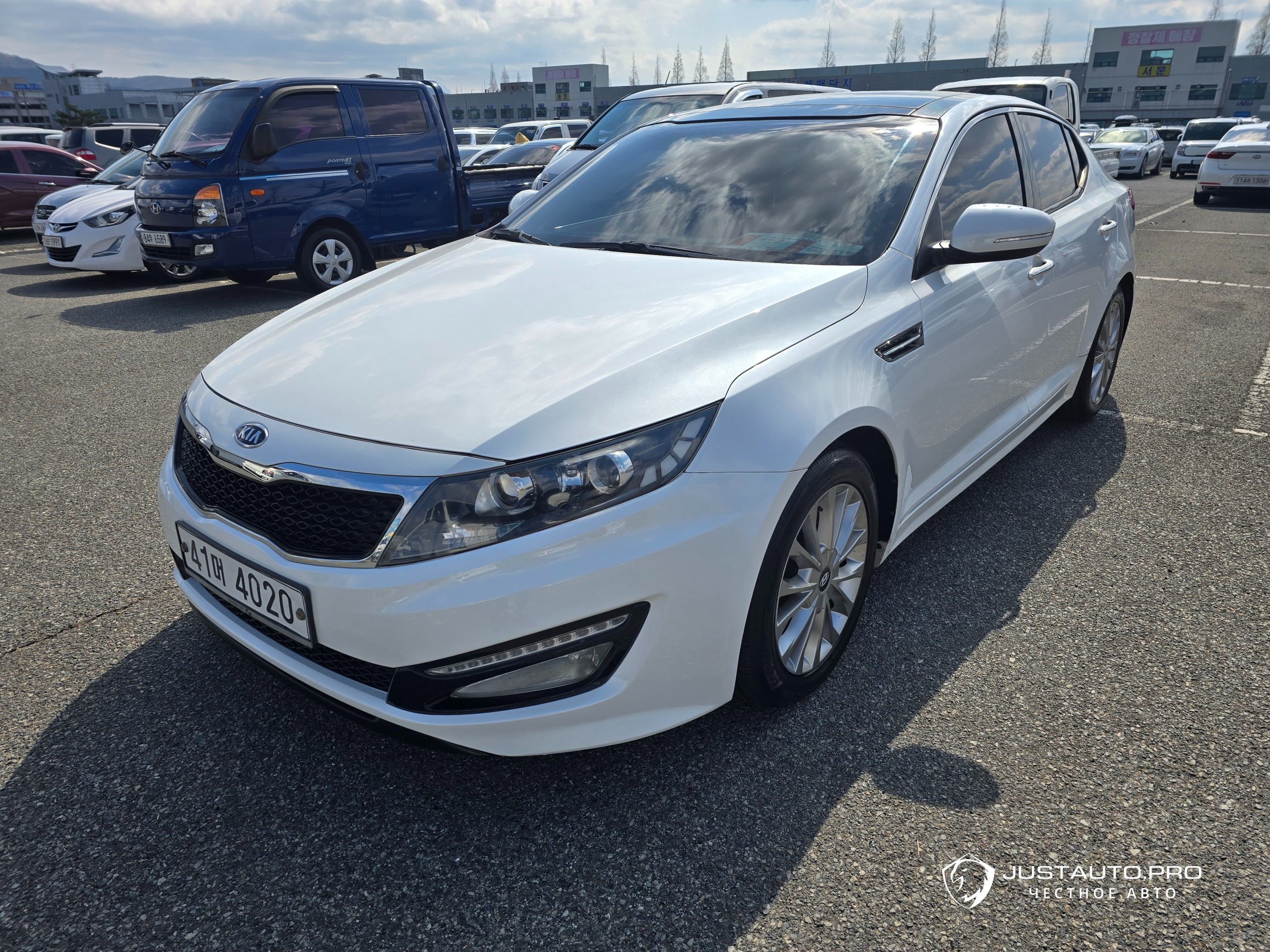 Автомобиль Kia K5