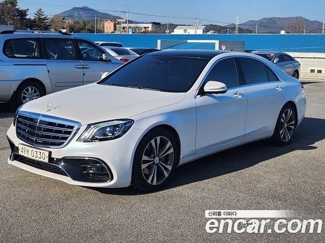 Автомобиль Mercedes-Benz S-Class