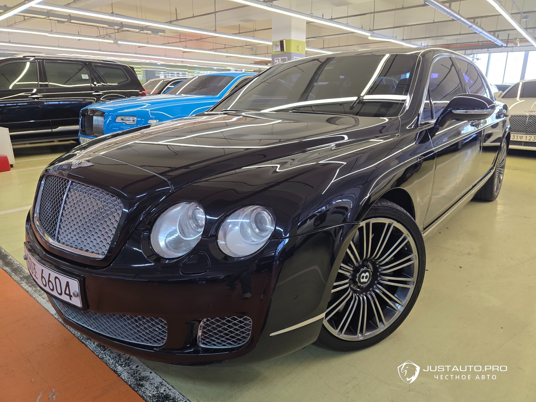 Автомобиль Bentley Flying Spur