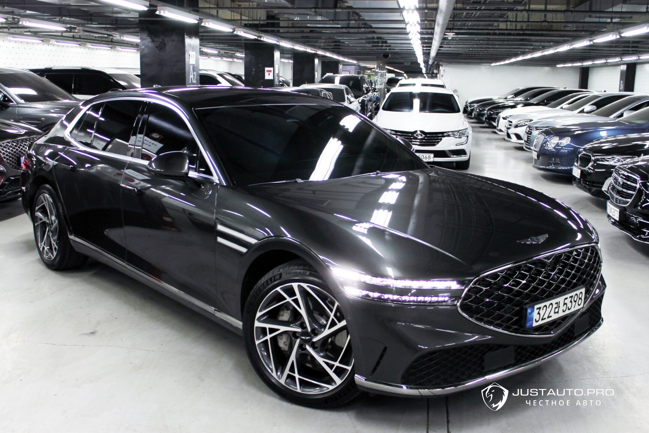 Автомобиль Genesis G90