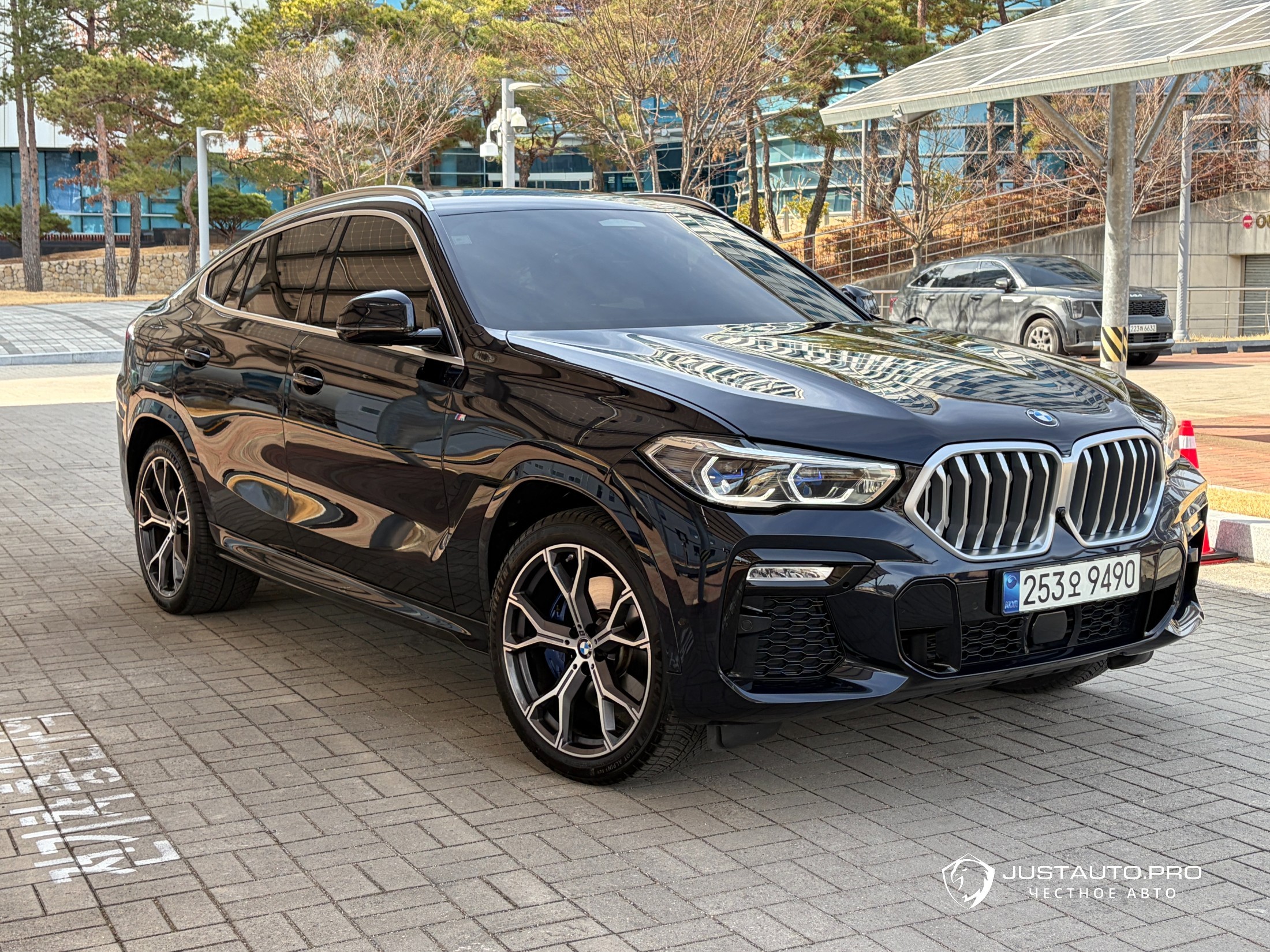Автомобиль BMW X6
