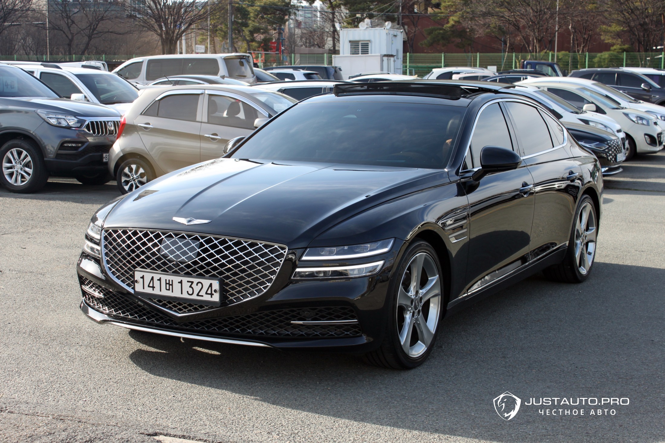 Автомобиль Genesis G80