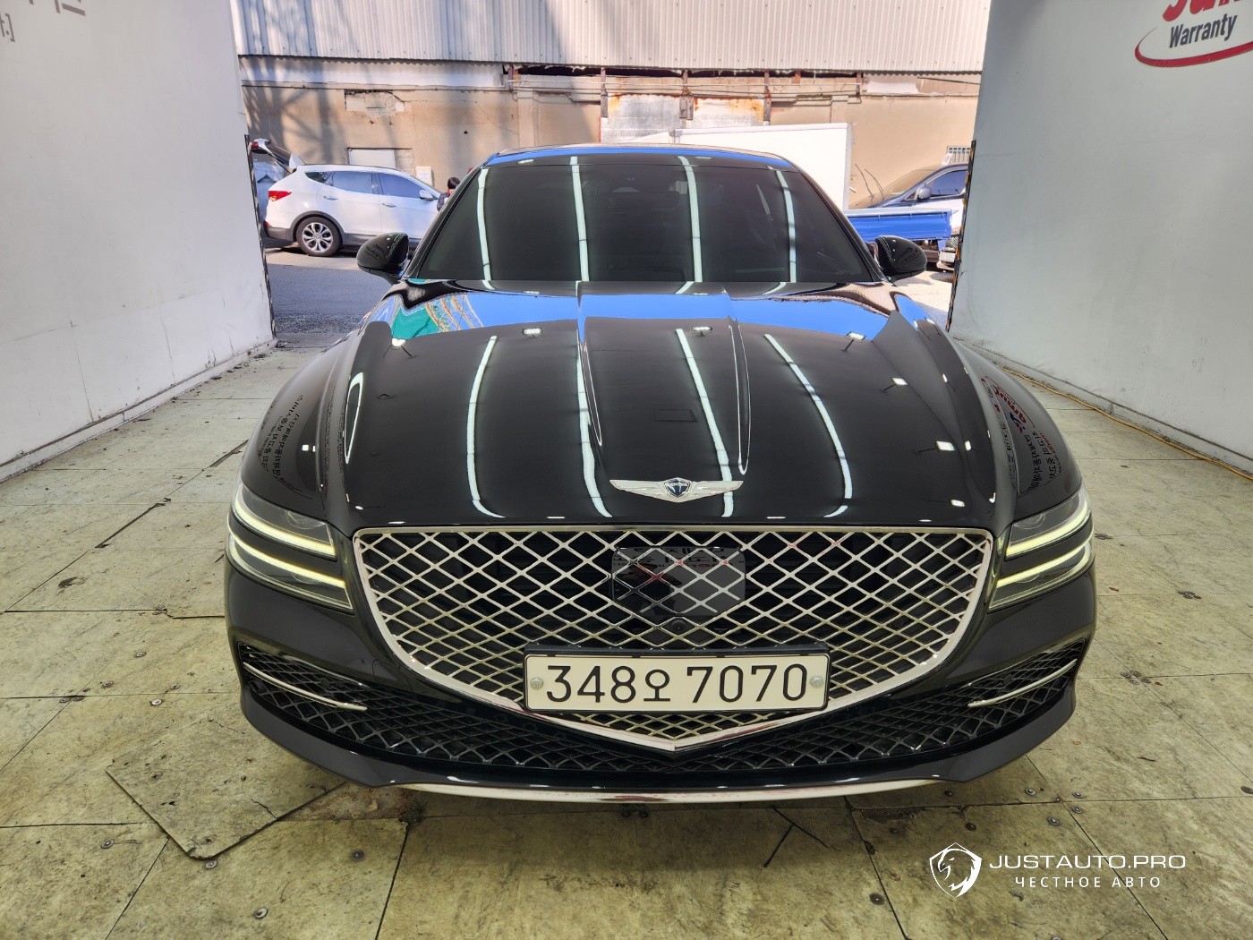 Автомобиль Genesis G80