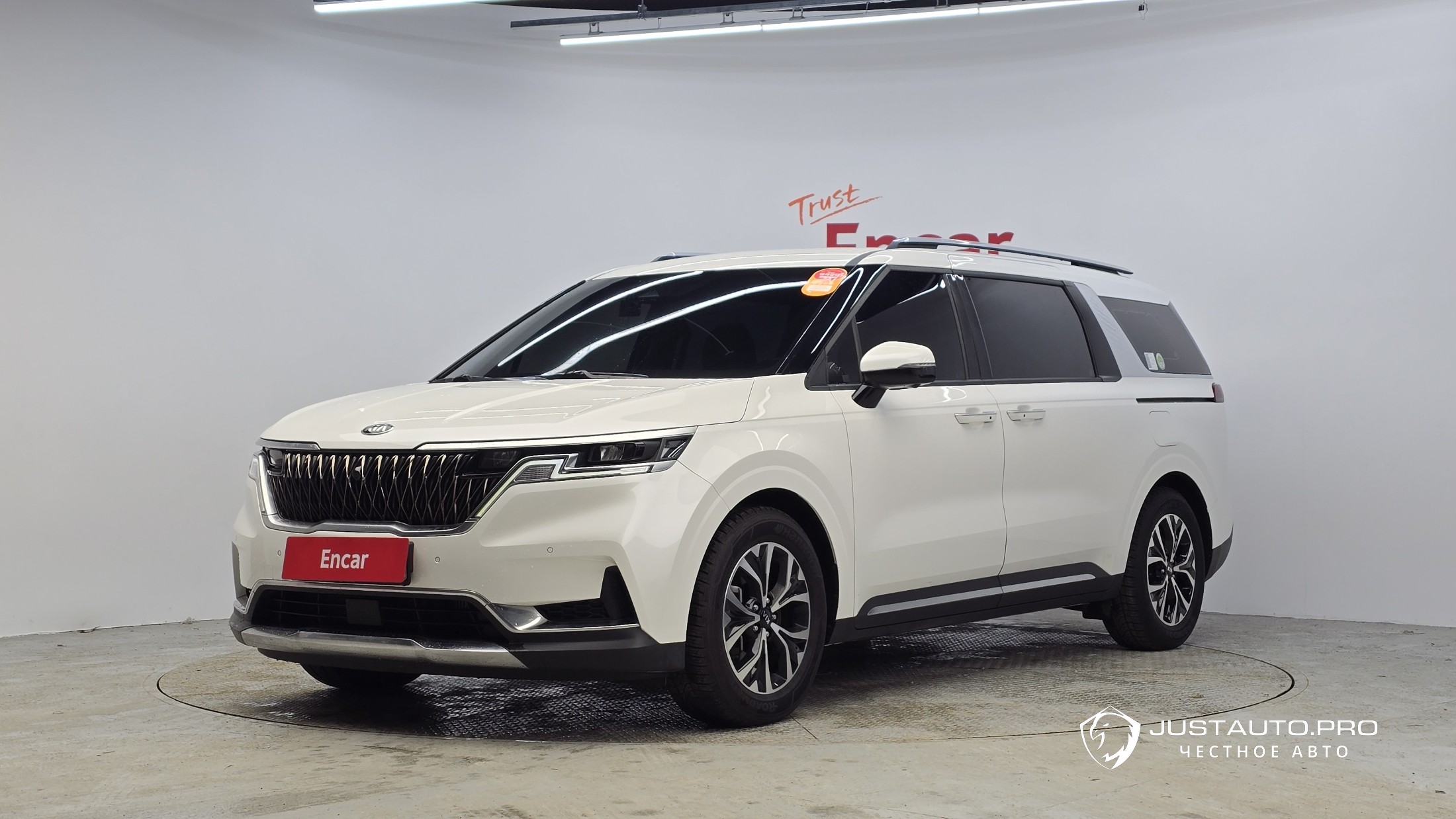 Автомобиль Kia Canival